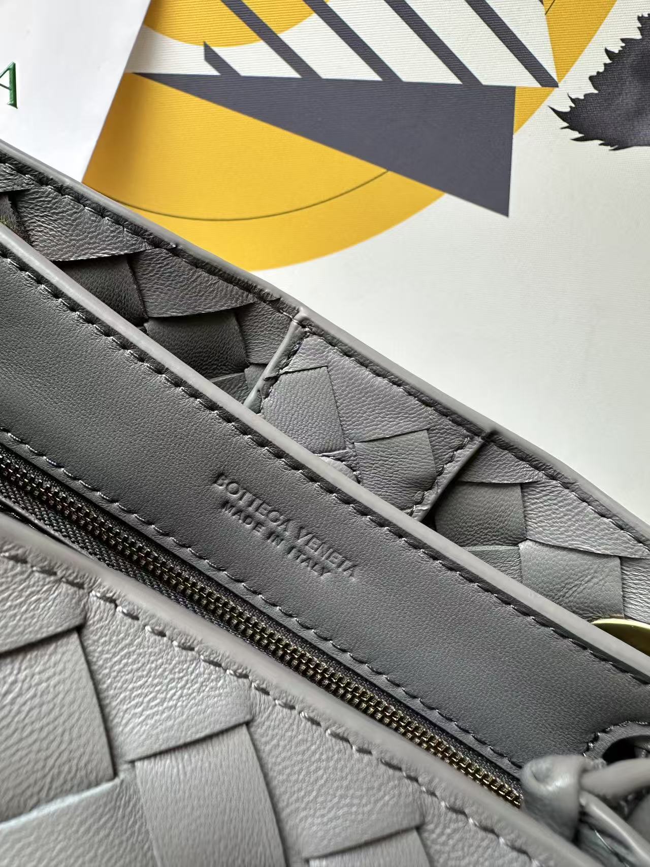 BV Small Andiamo Bag 20cm Grey Intrecciato Leather 291448