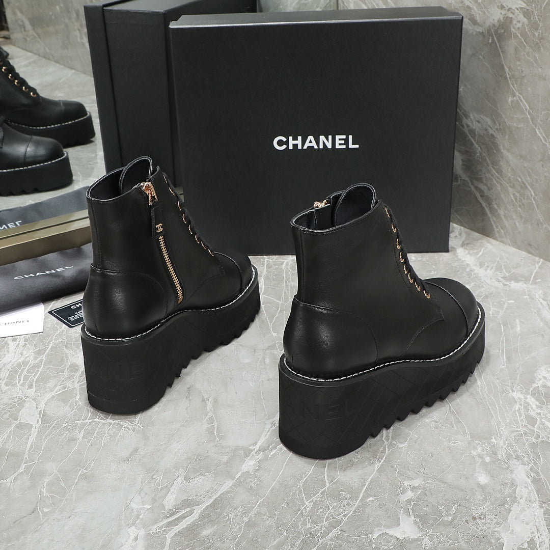 CC 24 Interlocking Logo Combat Boots 100mm Black Lambskin 432652