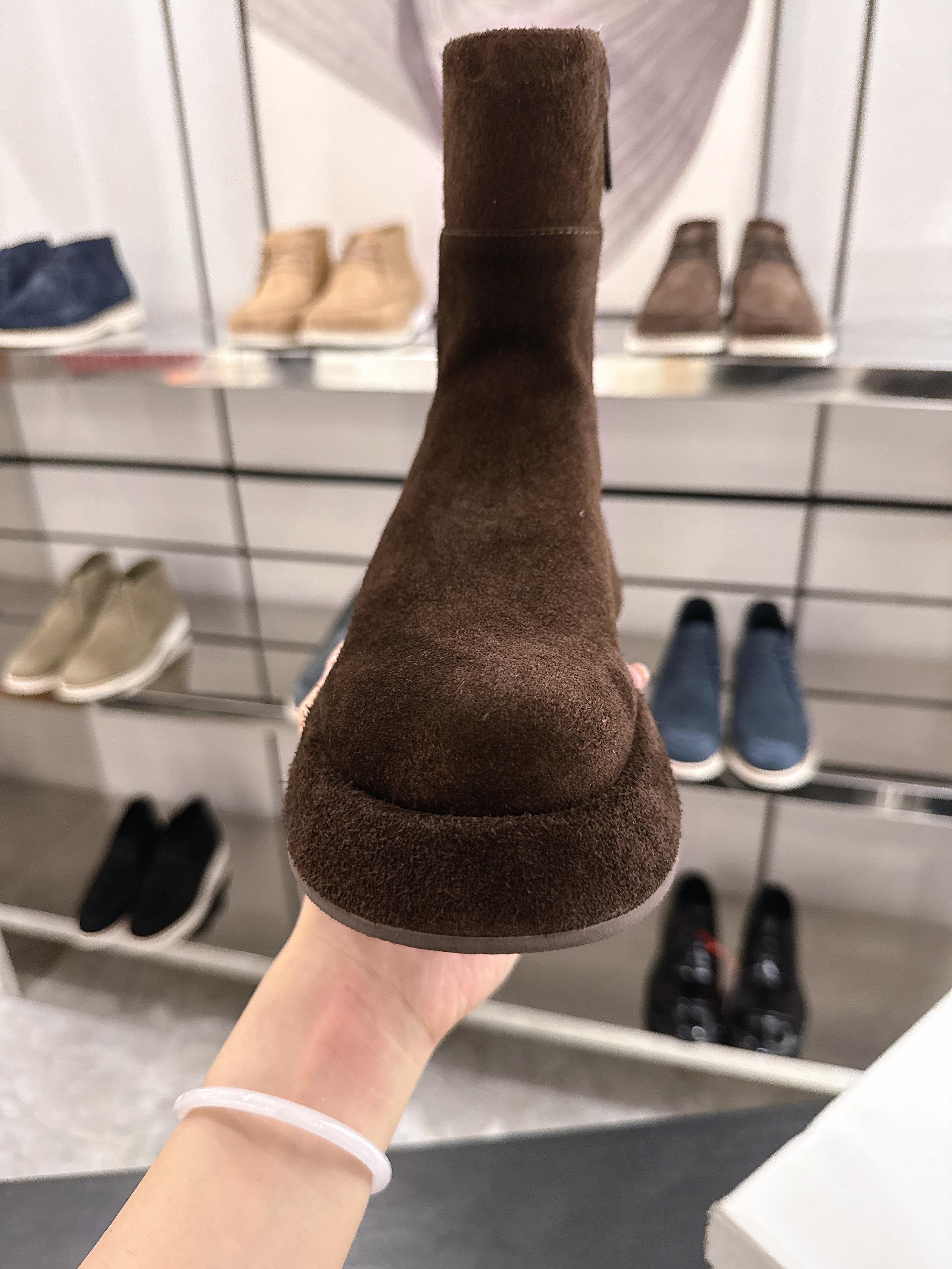 The Row SS2025. Boots Dark Brown Suede 543373