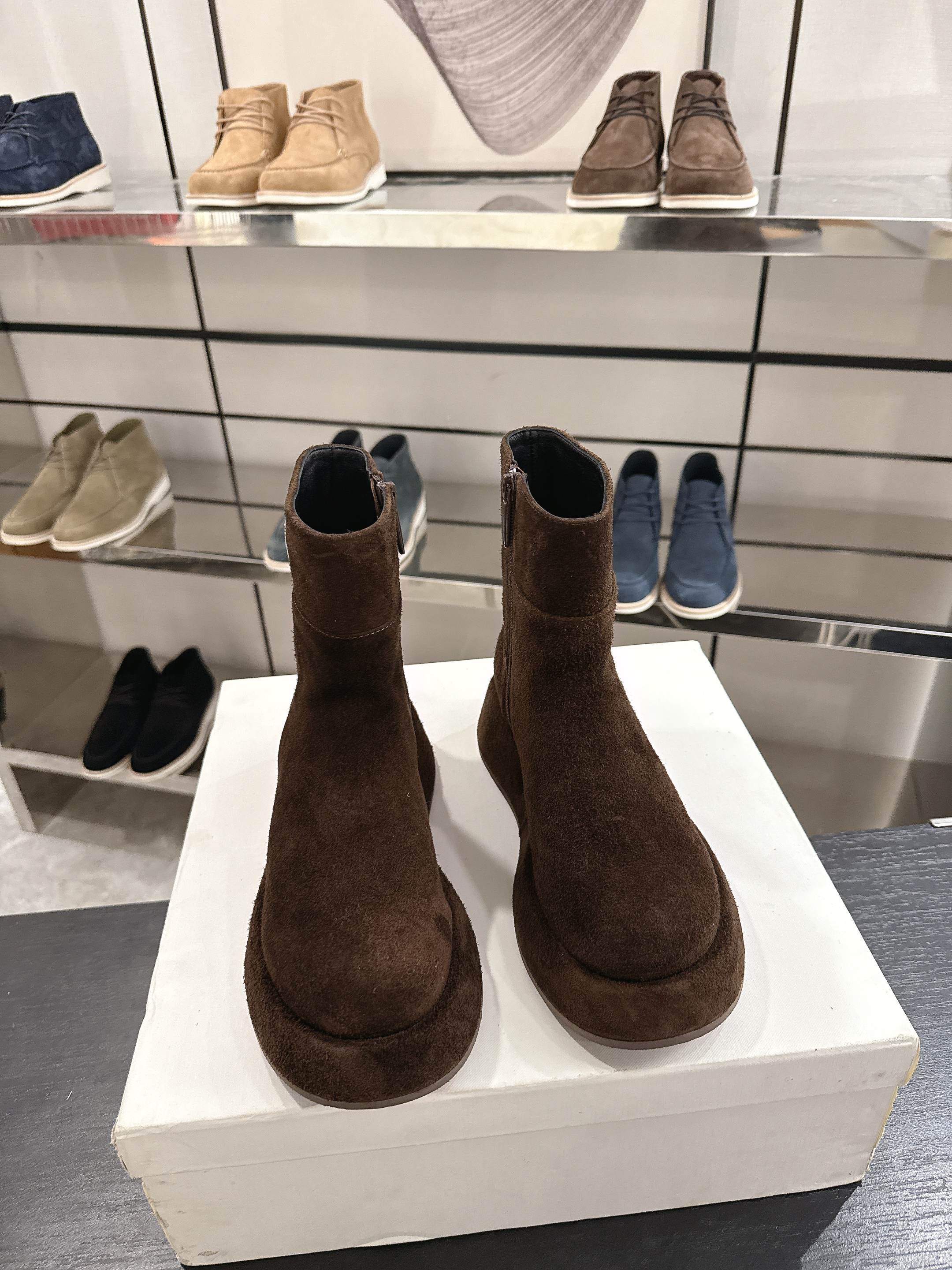 The Row SS2025. Boots Dark Brown Suede 543373