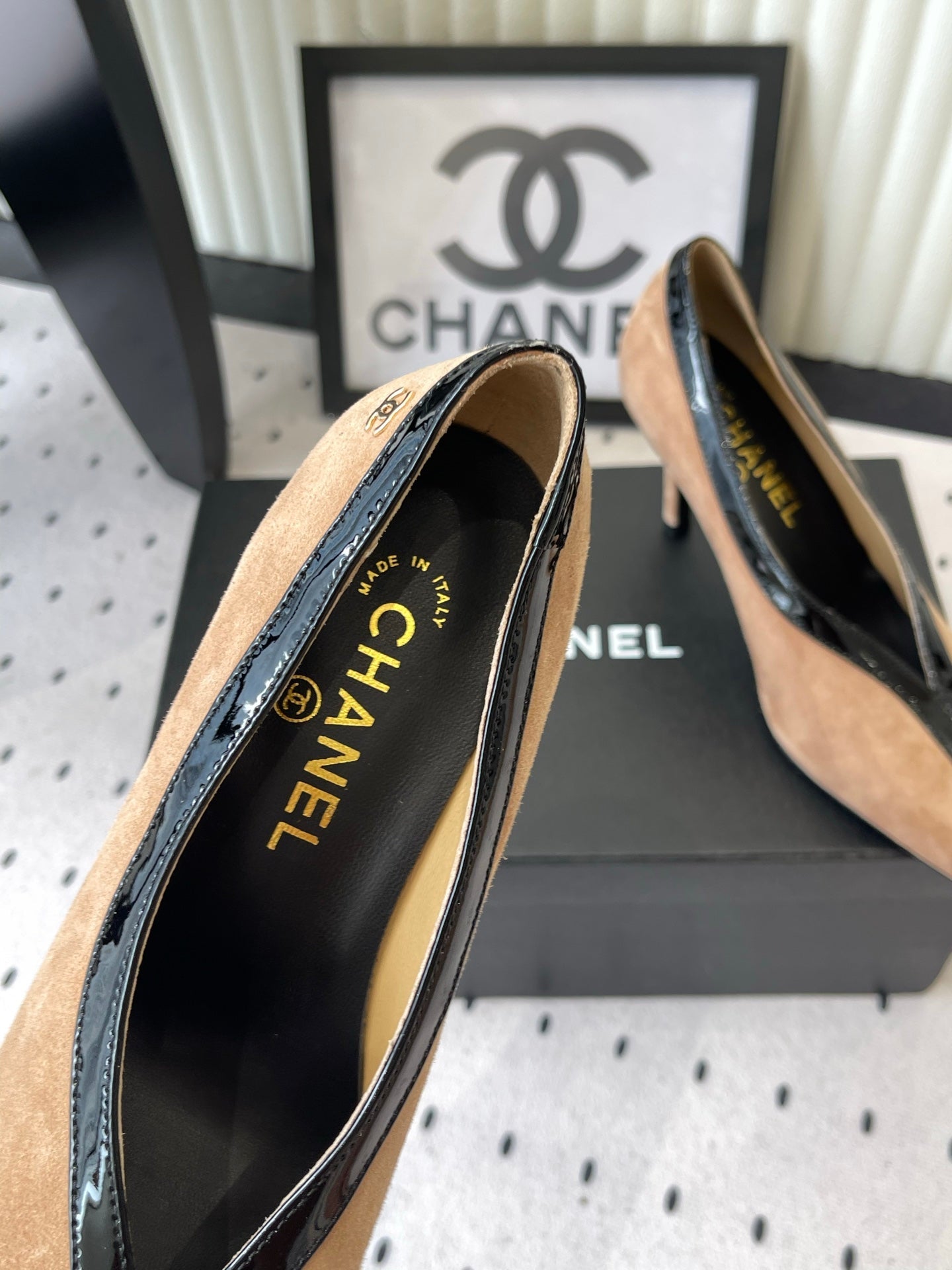 CC 26s Matthieu Blazy Pump 9.5cm Beige Suede 807481