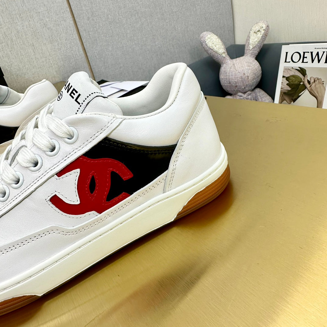CC 2024 Interlocking Logo Sneakers White Red Cowhide 980924