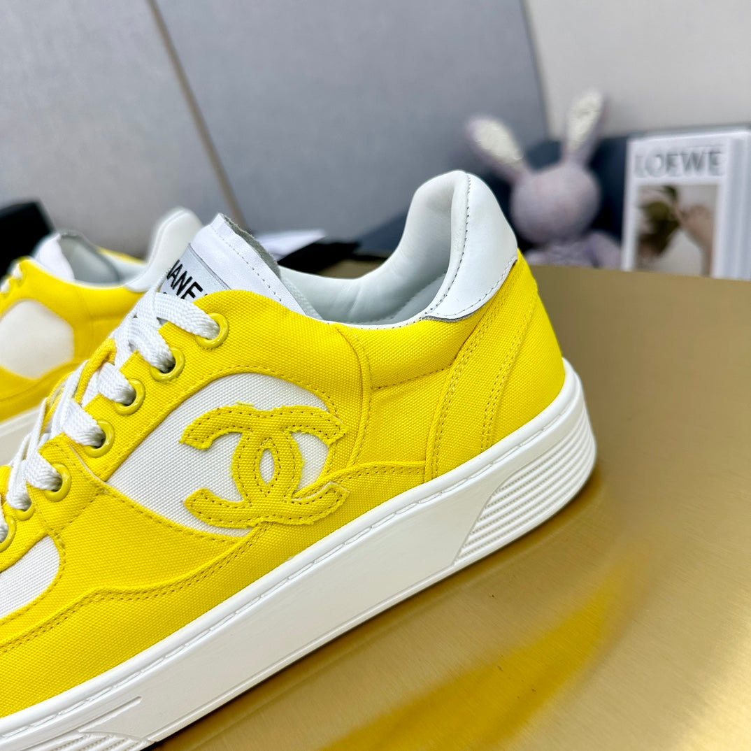 CC 24C Cruise Sneakers Bright Yellow Suede 980926