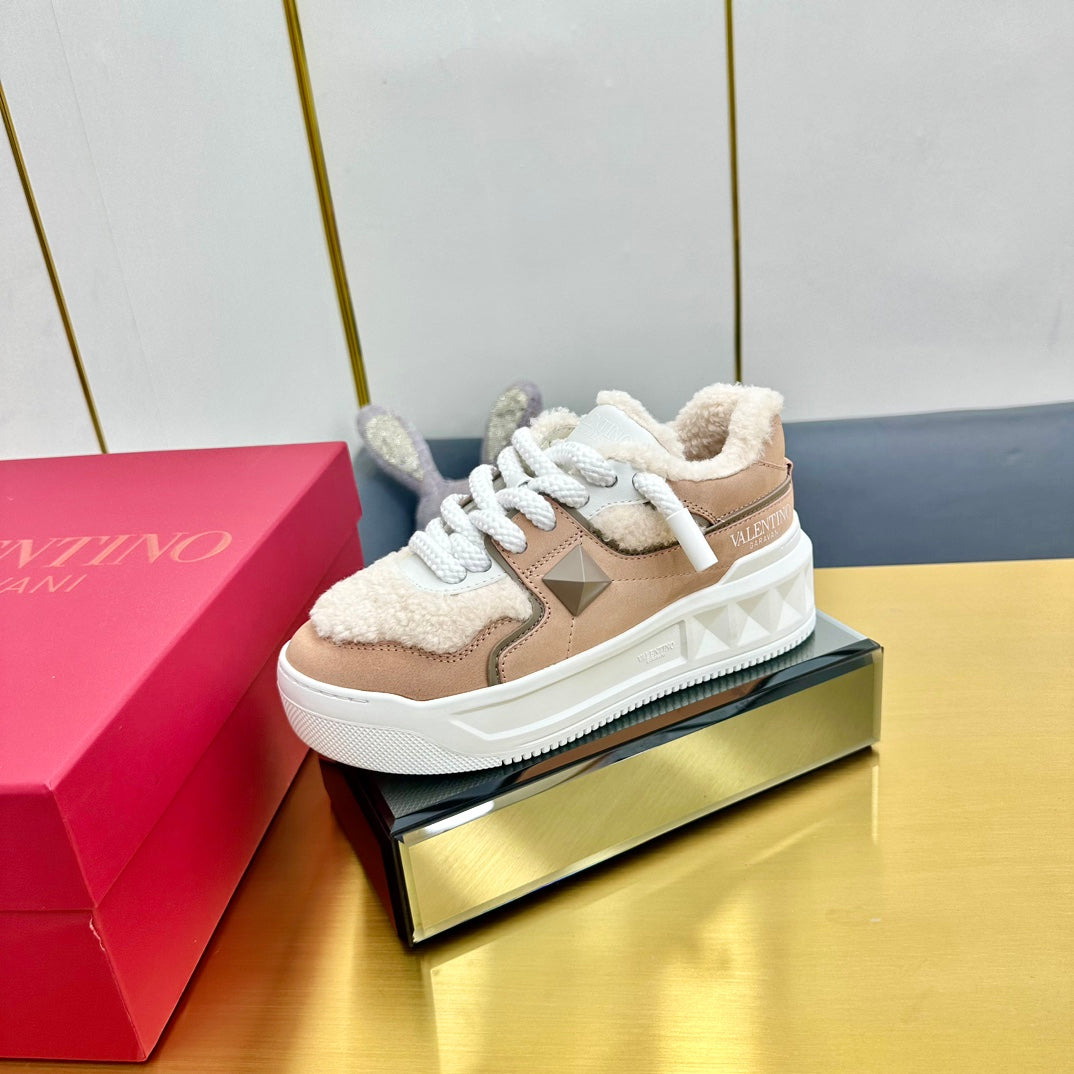 One Stud Xl Trainer 65mm In Dark Beige Mix White Suede Lined With Wool Fleece 994612