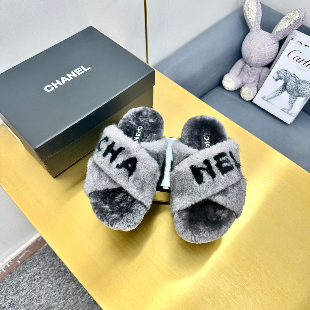 CC 26s Crisscross Sandals Grey Black Shearling 139992