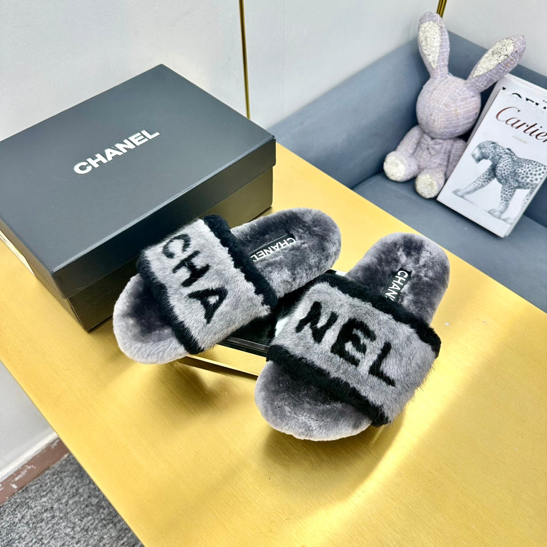 CC 26s Sandals Grey Black Shearling 139995