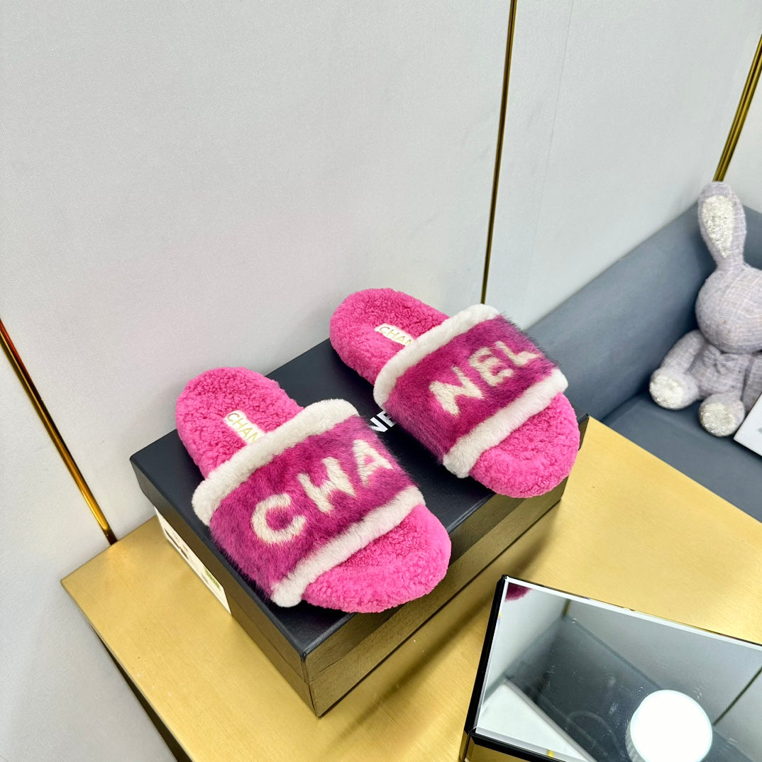 CC 26s Sandals Pink White Shearling 139998