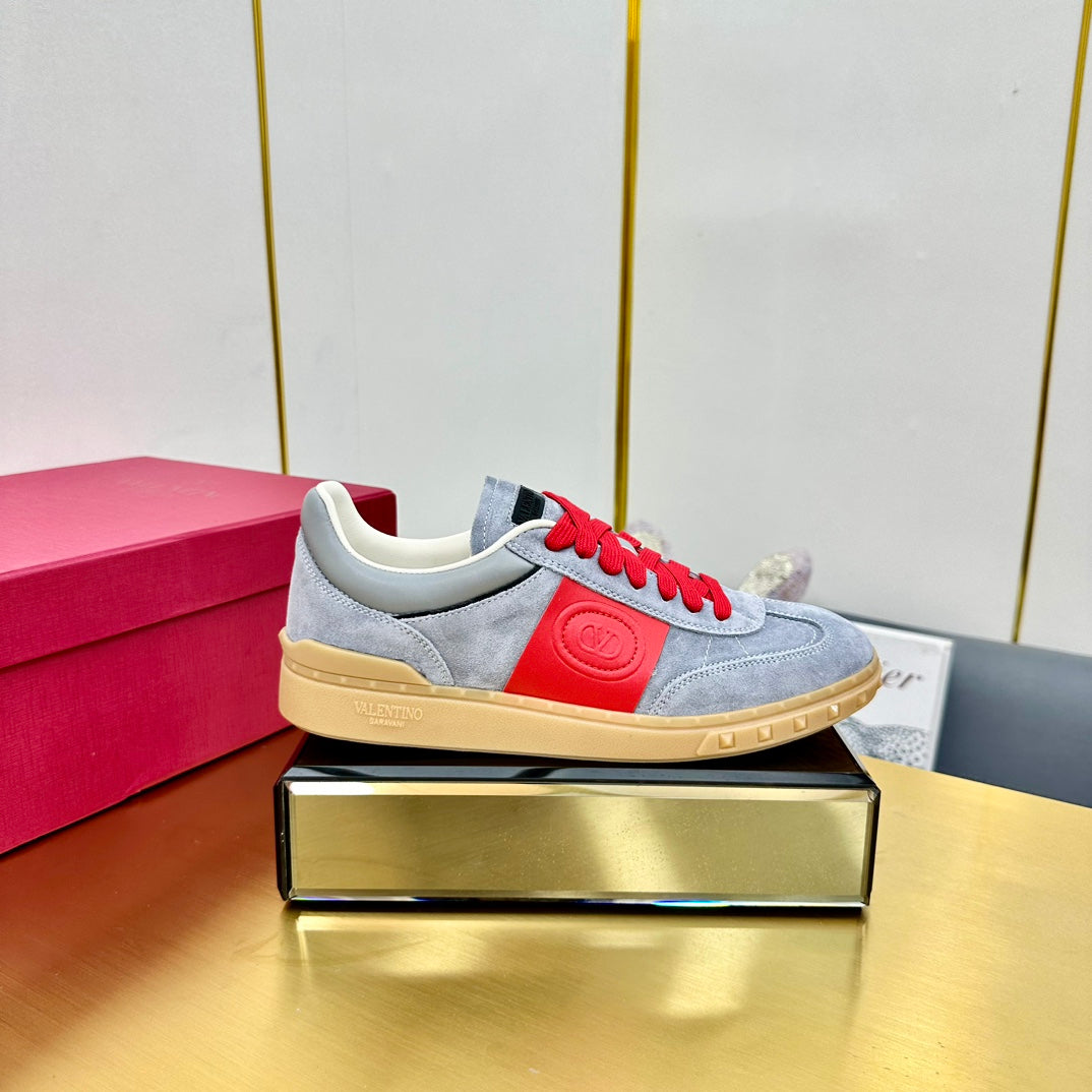 VT 26s Upvillage Sneakers Red Grey Suede Leather 927020