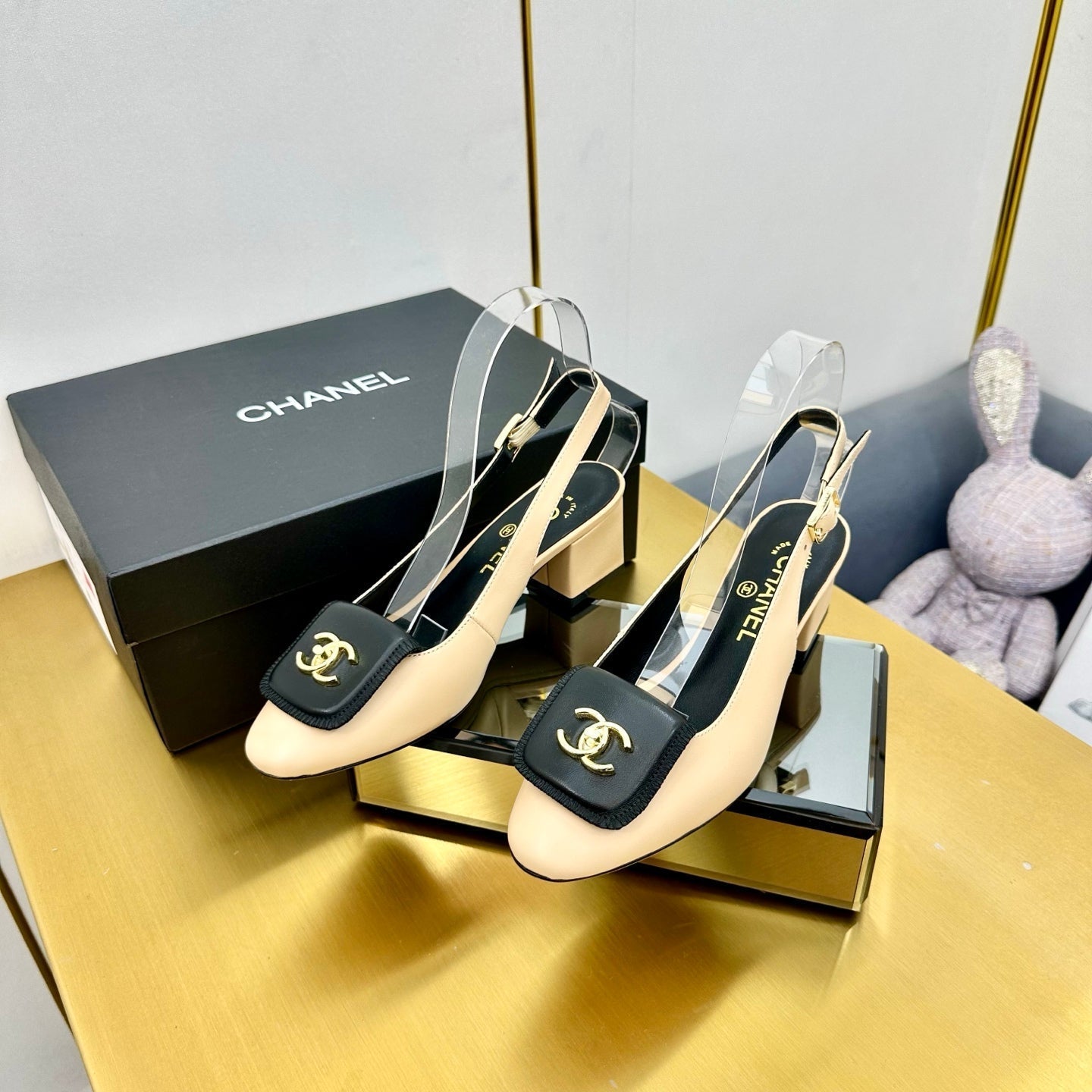 CC Slingback 25s In Beige Mix Black Calfskin With Gold Hardware