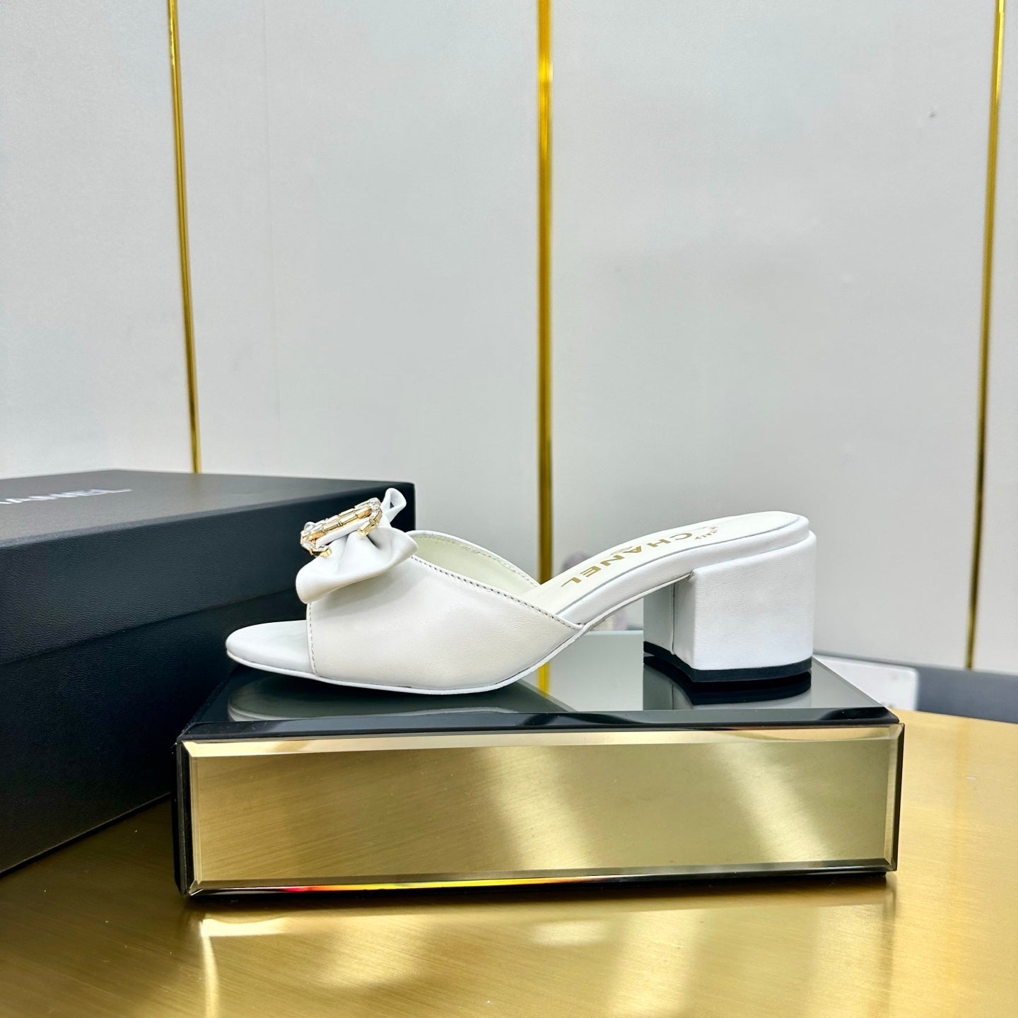 cc 25 bow mule sandal 50mm white sheepskin 238475