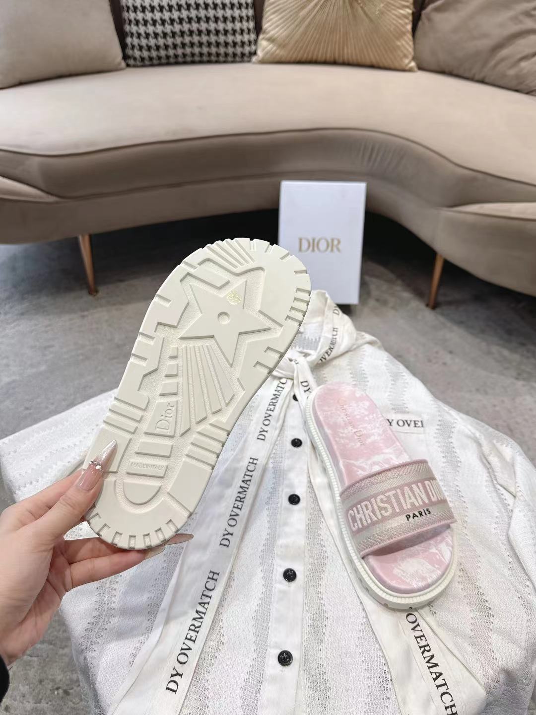 CD 26s Platform Sandals Light Pink White Leather Fabric 944466