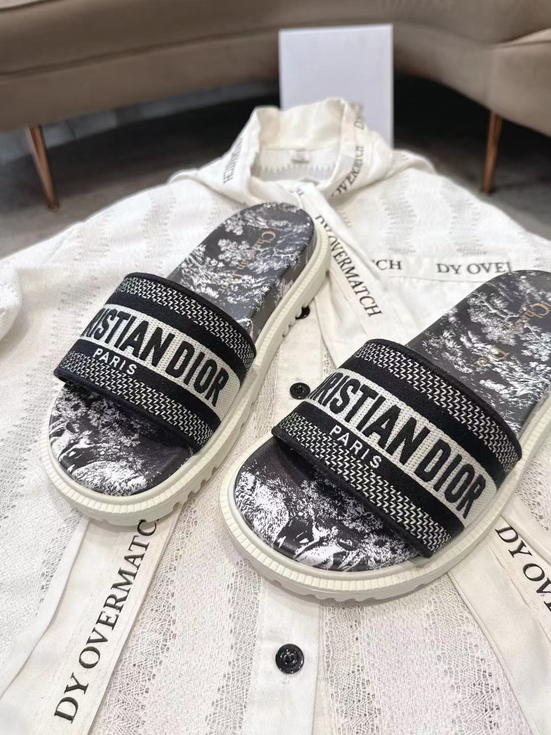 CD 26s Platform Sandals Black White Leather Fabric 944459