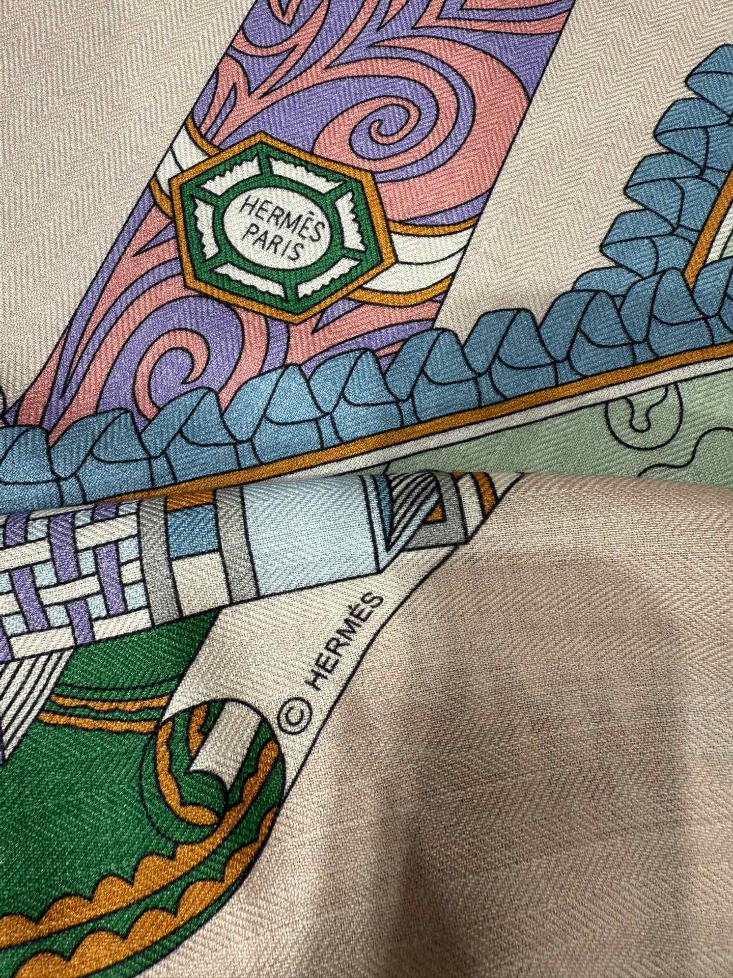 HM Les Tresors d'un Artiste Scarf Light Pink Silk Cashmere 200689