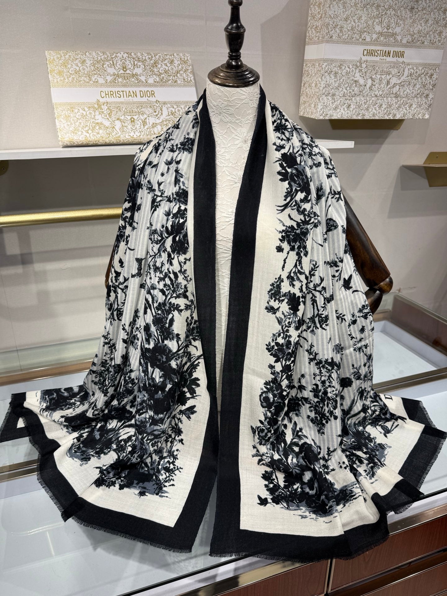 CD 26s Toile de Jouy Floral Garden Scarf 200*100cm Cashmere 215657