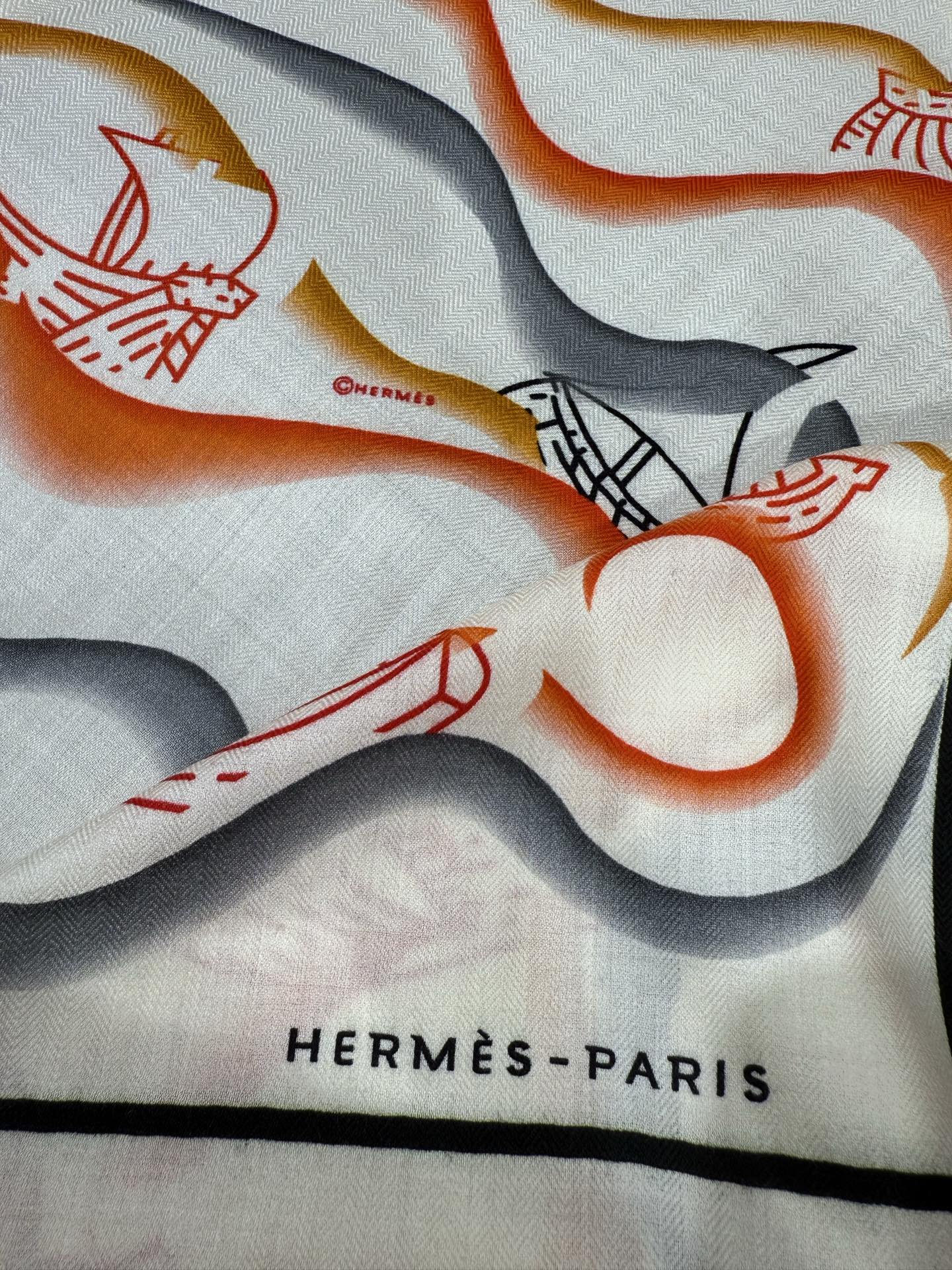 HM 26s L'Appel du Large Shawl 140 x140 Cashmere Mulberry Silk 215668