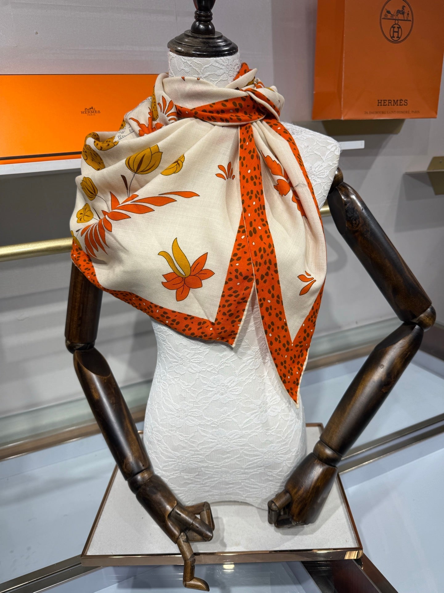 HM 26s Scarf 140 In Cashmere And Silk 216591
