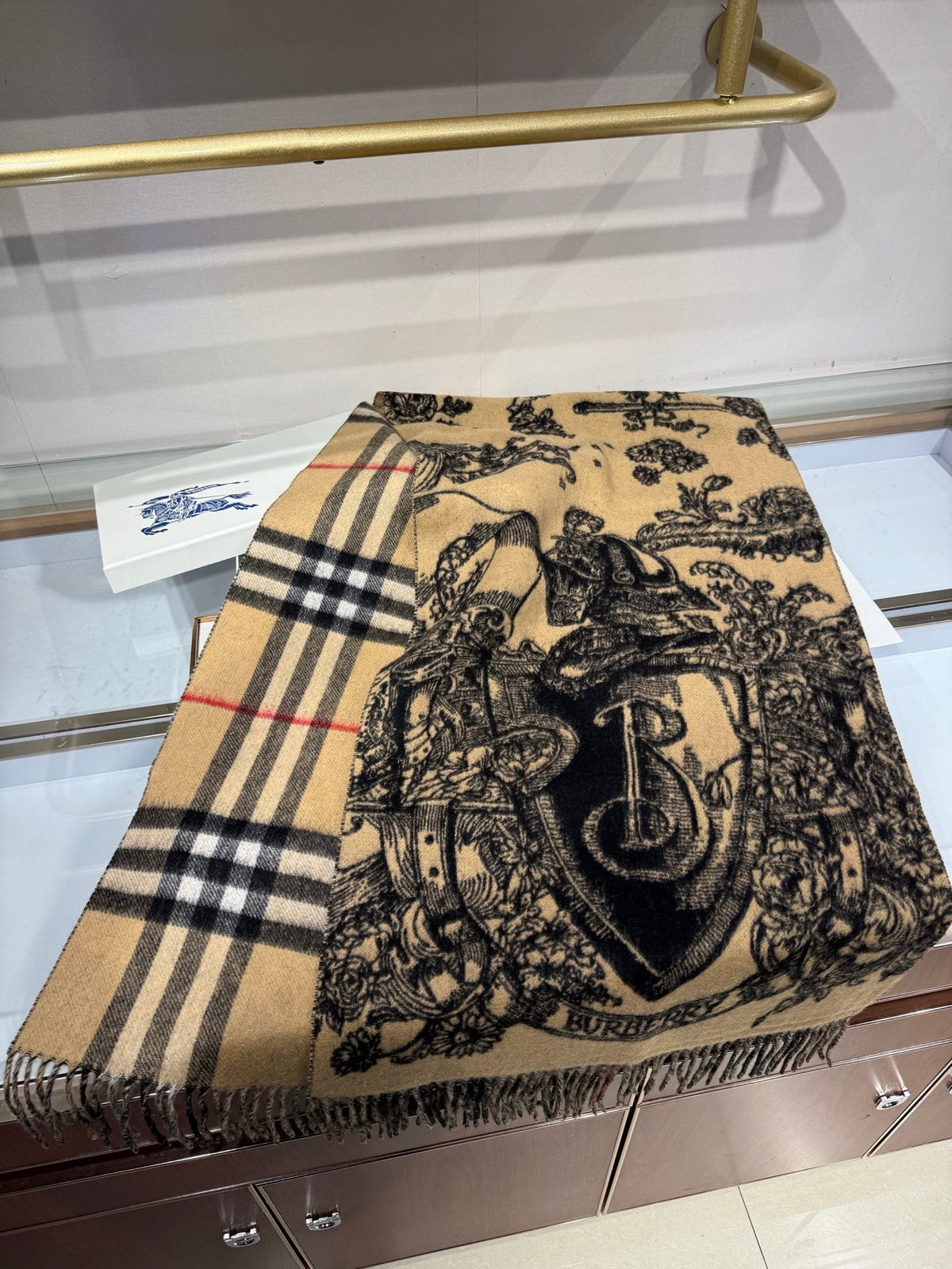 Burberry 26s Knight B Shield Jacquard Scarf 210cm Beige Black Cashmere 219691