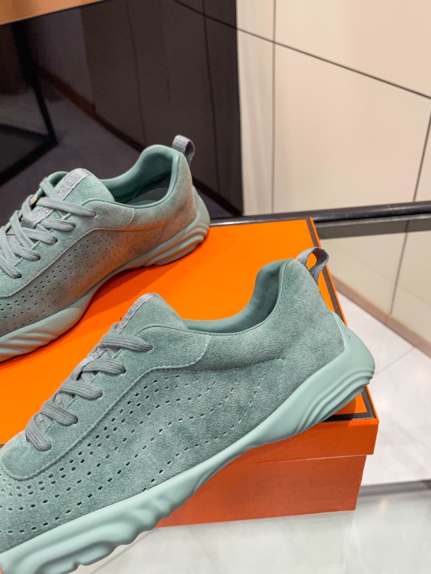 HM 26s Neon Sneaker Sage Green Suede 846401