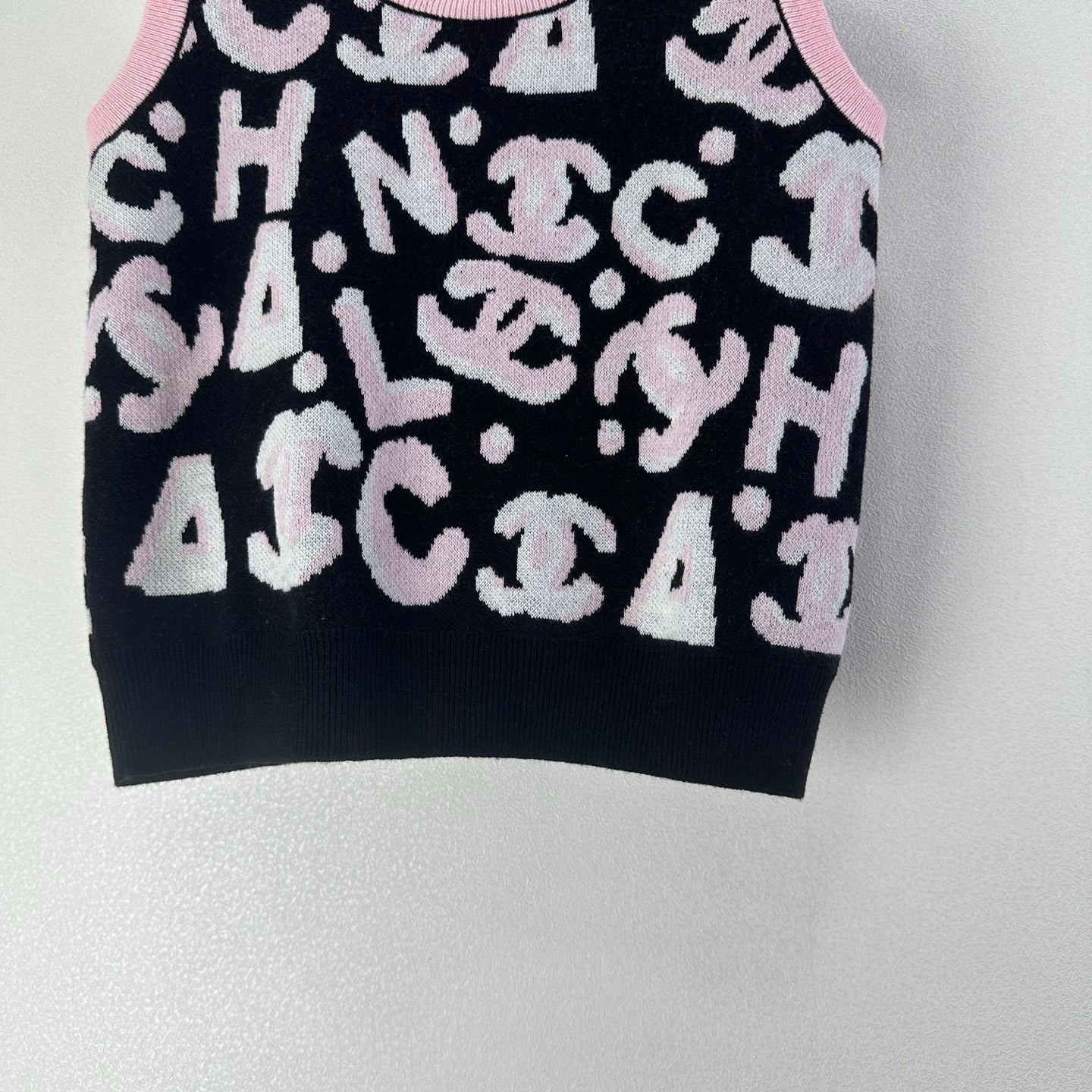 CC Vest Black Pink Wool Nylon 345983