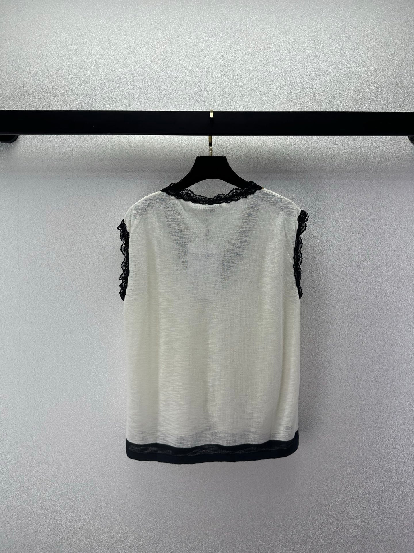 CC 26s V-neck Vest Cream Wool Acrylic Nylon 395467