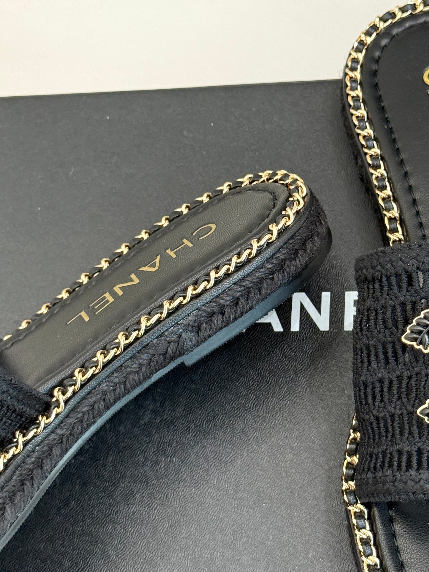 CC Mesh Hollow Chain Double C Thick-Soled Slippers 20mm Black 265647