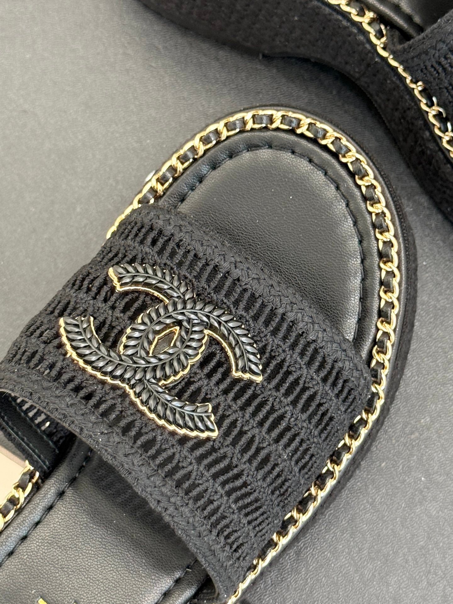 CC Mesh Hollow Chain Double C Thick-Soled Slippers 70mm Black 265651