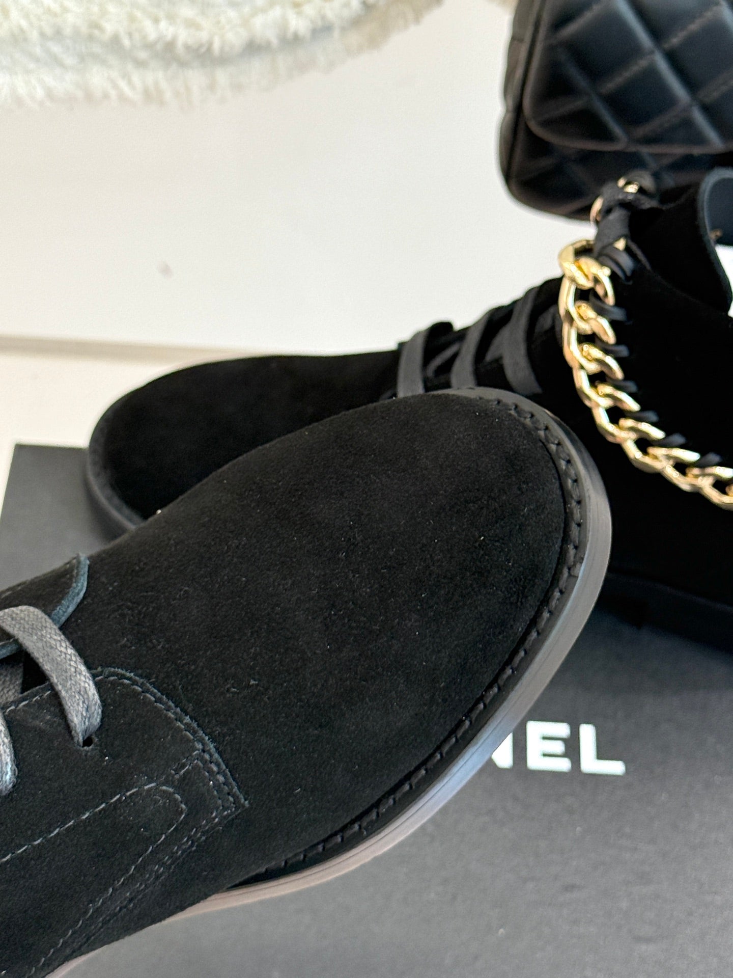 CC Classic Large Chain Martin Booots Black Suede 404671