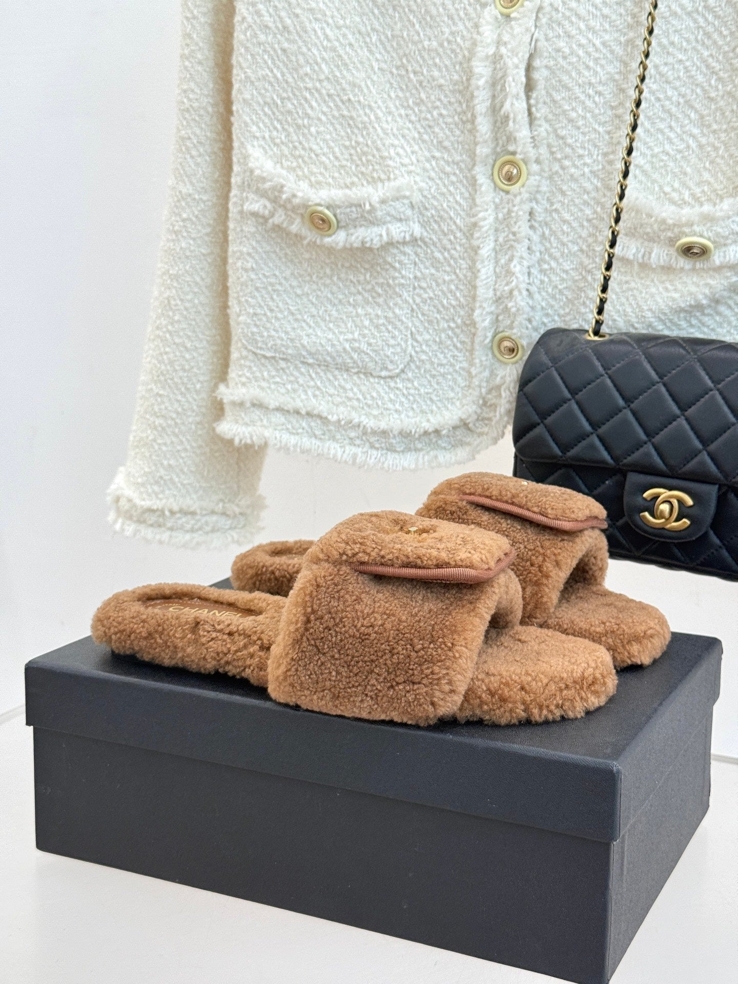 Chanel 25 Buckle Flip-up Thick-soled Slippers Brown Wool 465381