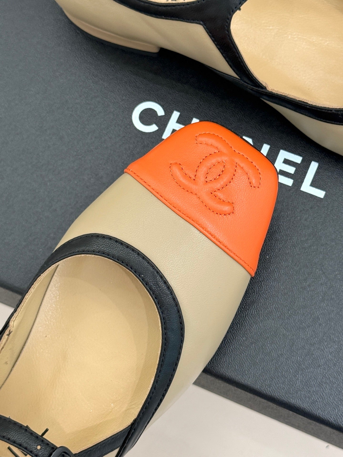 CC 26s Square-Toe Mary Jane Shoes Orange Beige Leather 920419