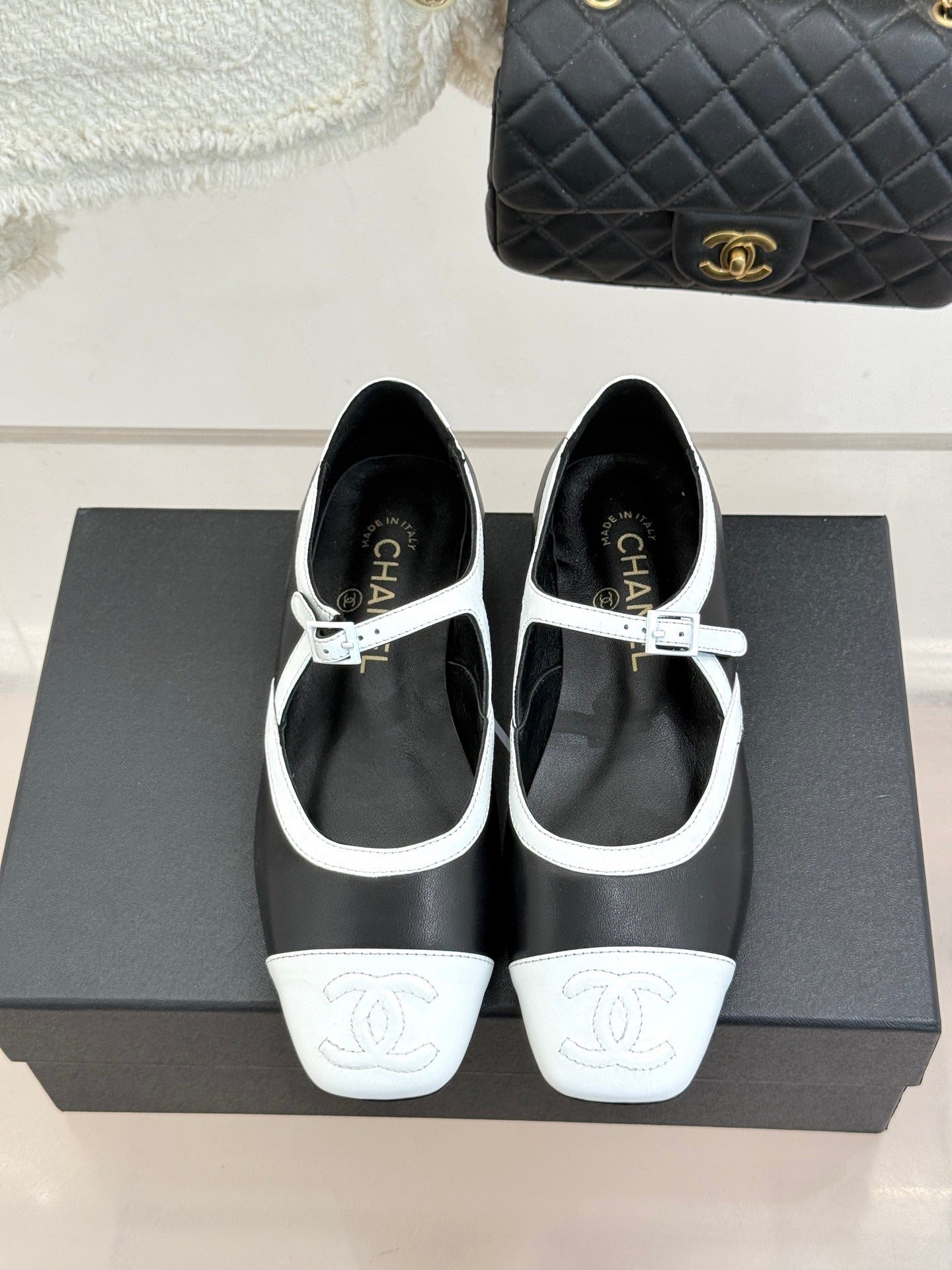 CC 26s Square-Toe Mary Jane Shoes Black White Leather 920421
