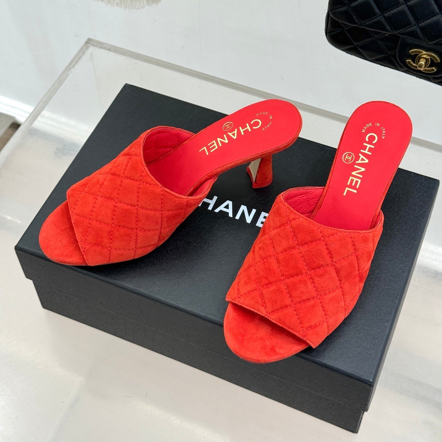 CC 26s High-Heeled Sandals Red Diamond-Patterned Suede 920296