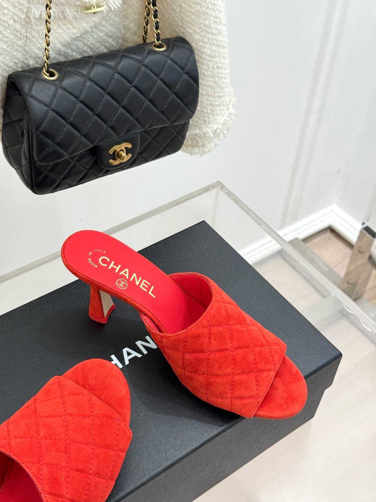 CC 26s High-Heeled Sandals Red Diamond-Patterned Suede 920296