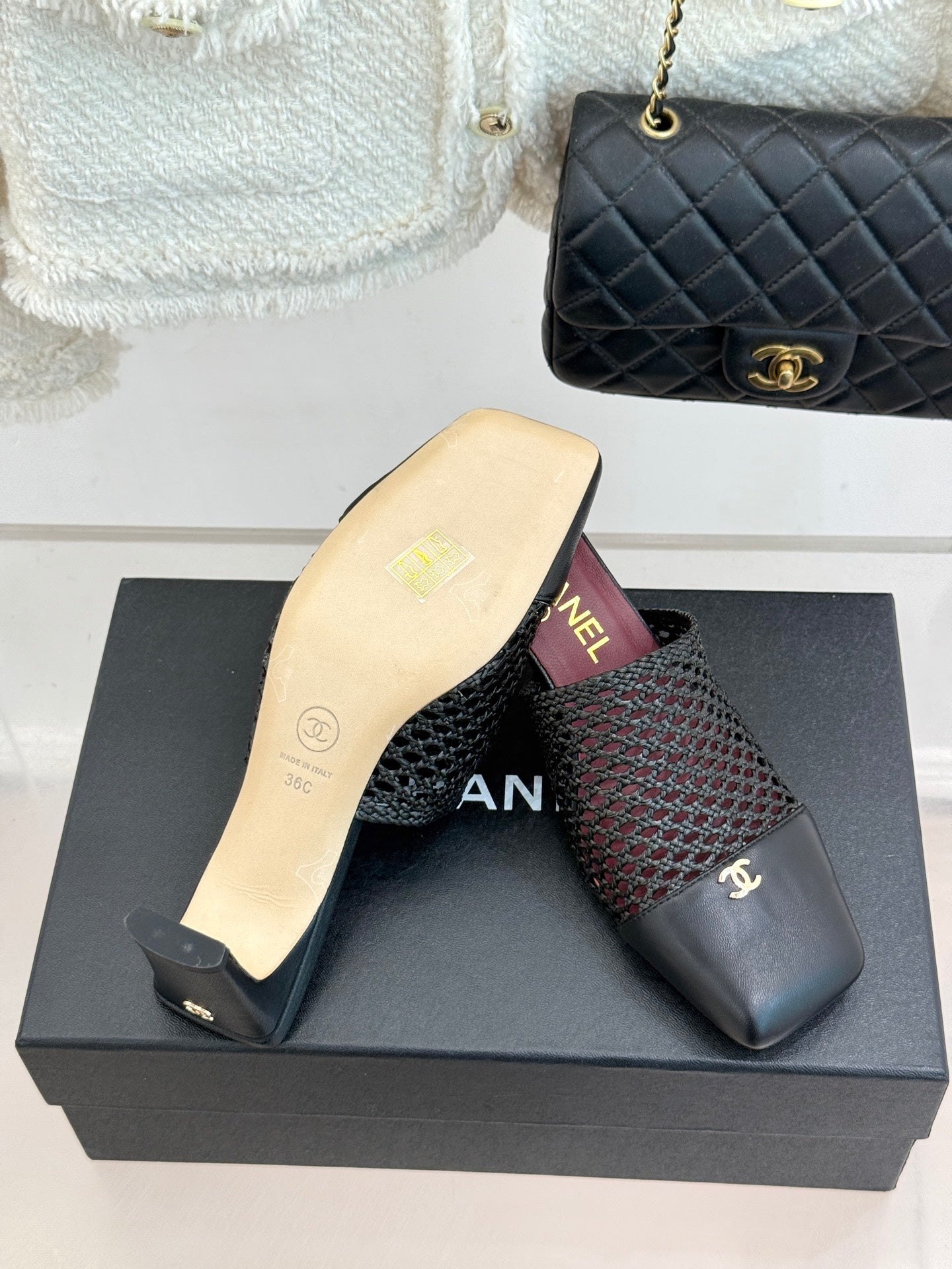CC 26s Square-Toe Sandals Black Distinct Woven 887977