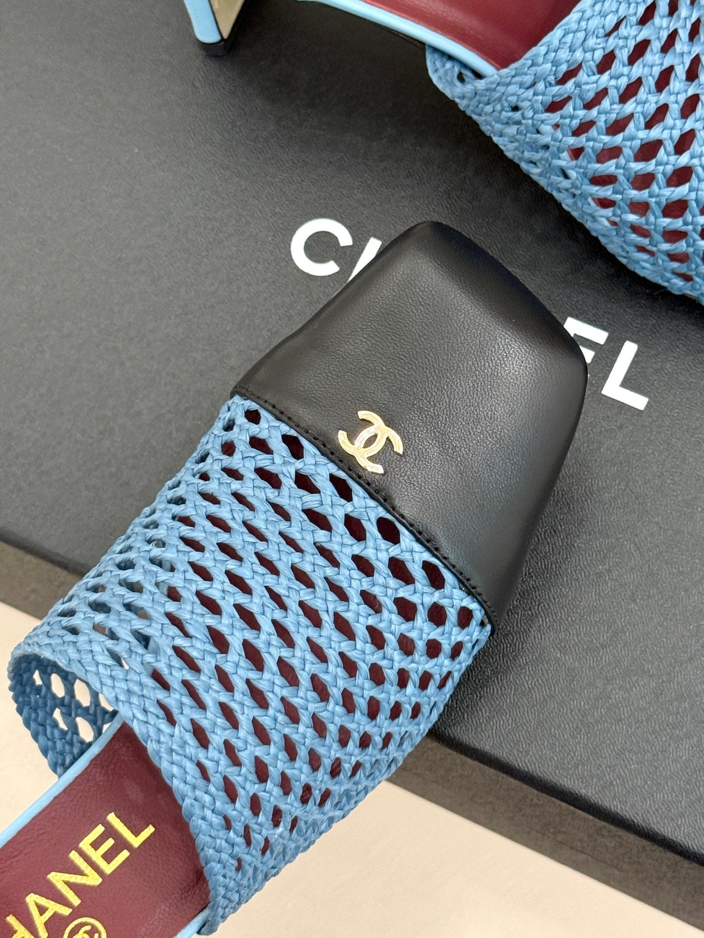 CC 26s Square-Toe Sandals Black Blue Distinct Woven 887978