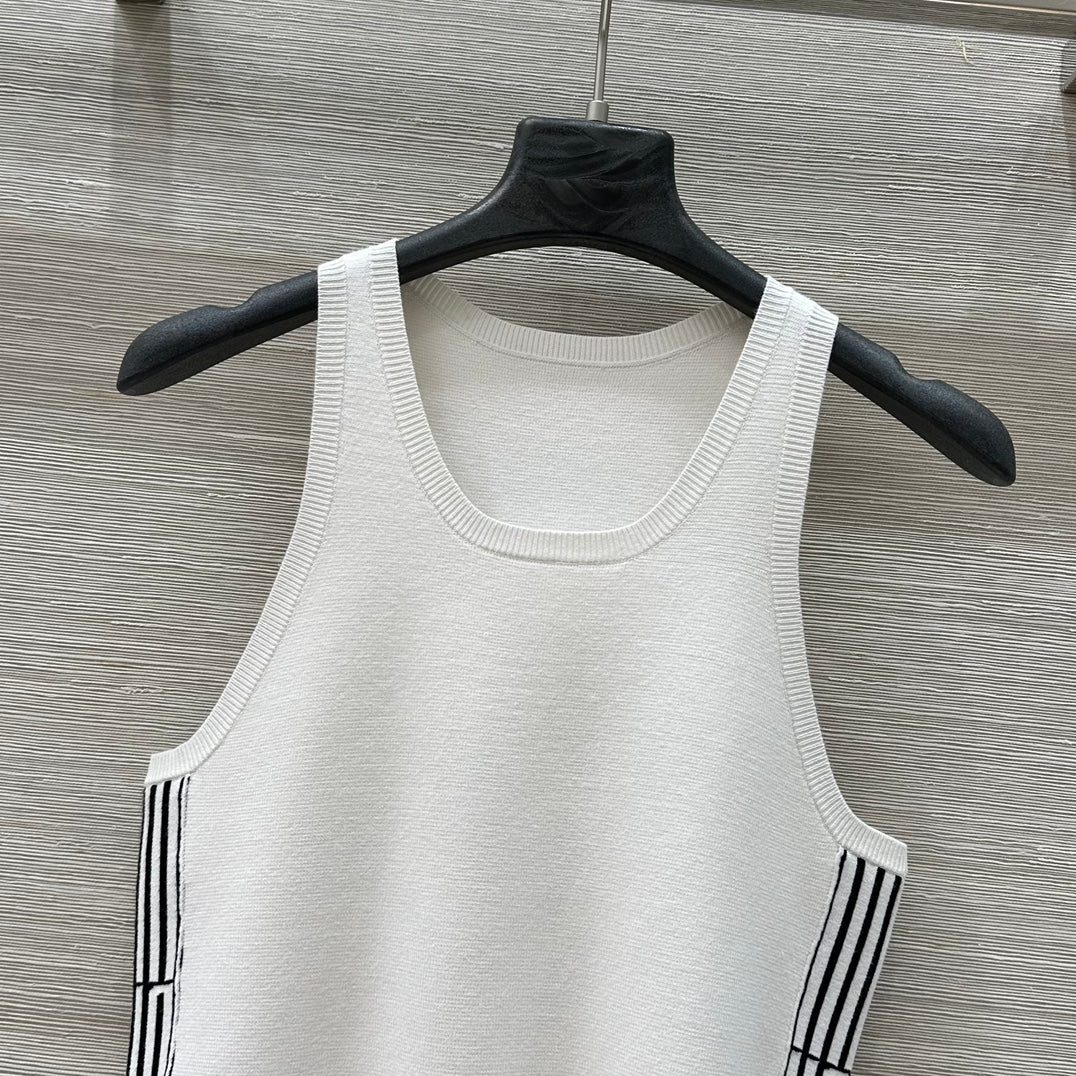 CD 25 Embroidery Knitted Vest Top White Polyester Cotton