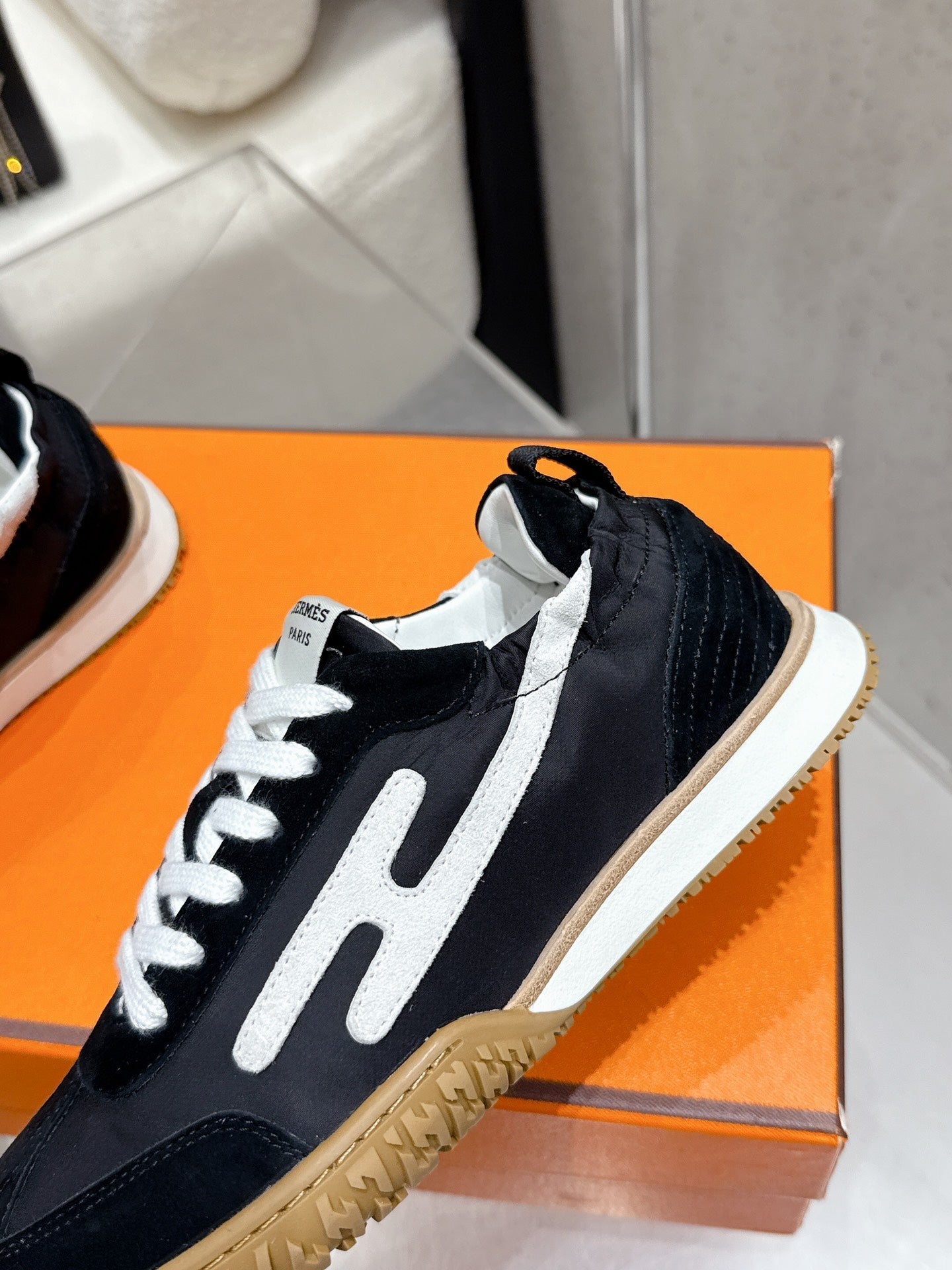 HM Jet Sneaker White Black Suede 554153