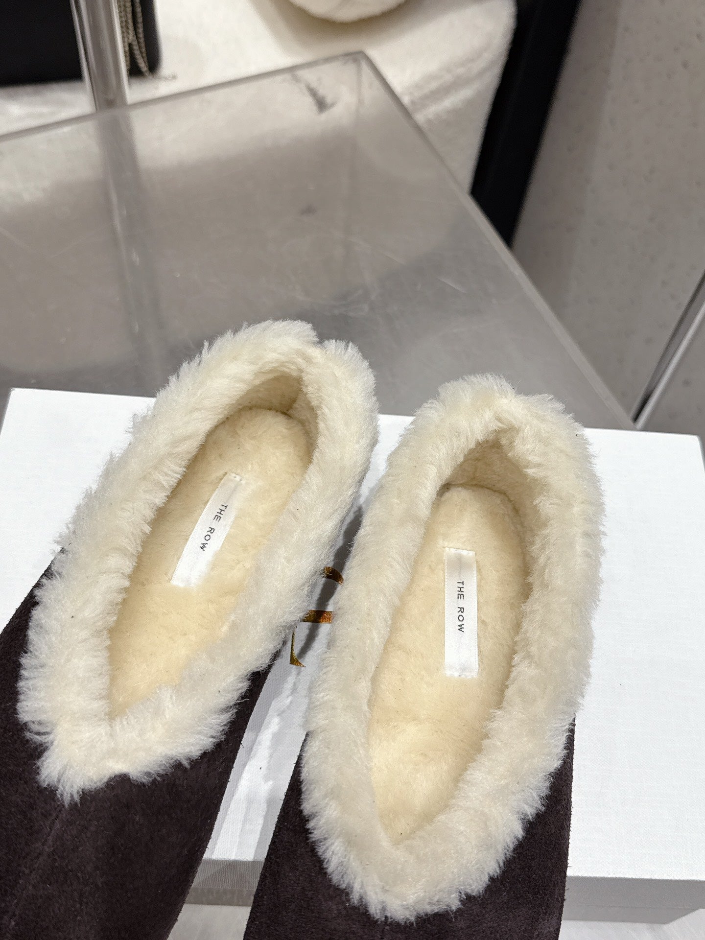 The Row 25ss Ballet Flat Dark Brown Nubuck Leather Fur 554386