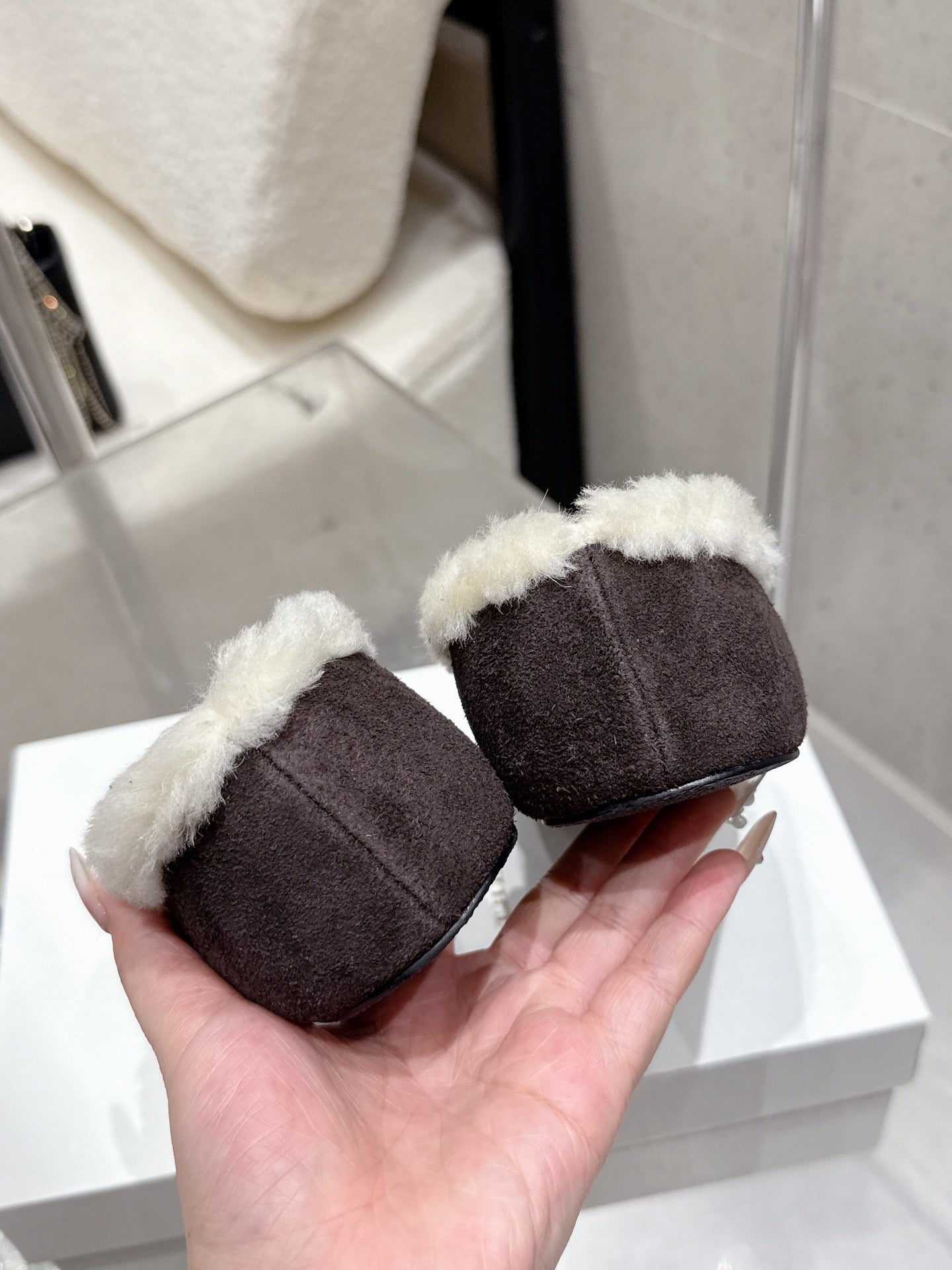 The Row 25ss Ballet Flat Dark Brown Nubuck Leather Fur 554386