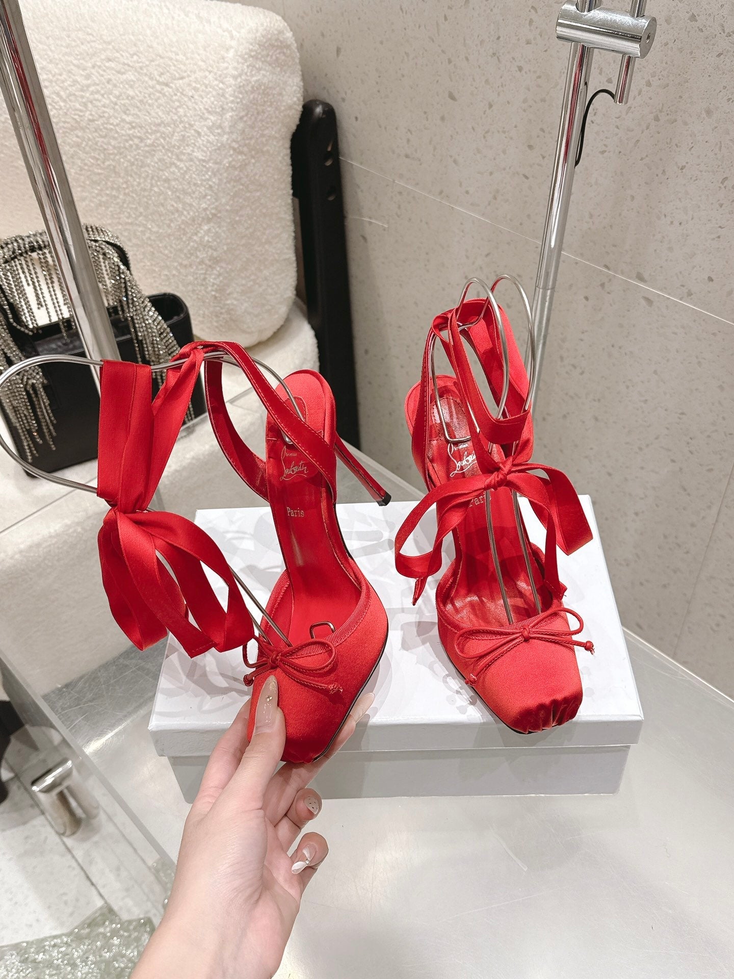 CL Cassia Lace Up Pumps 10.5 Red Satin 610816