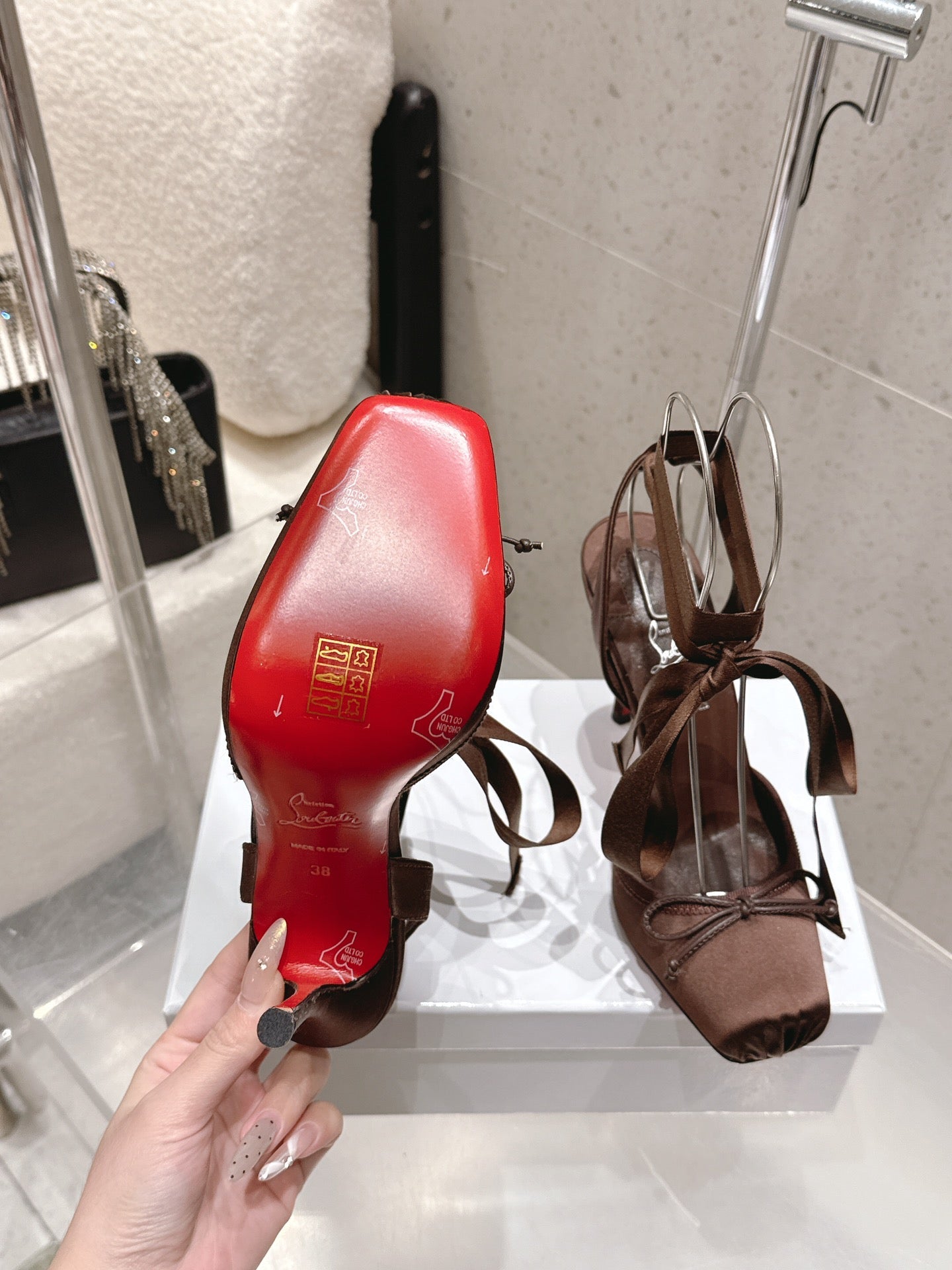 CL Cassia Lace Up Pumps 10.5 Brown Satin 610817