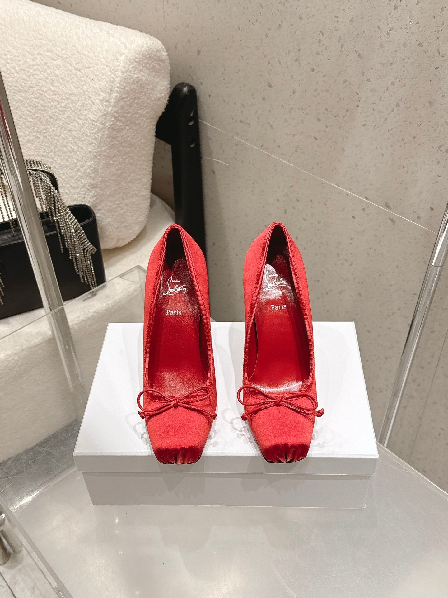CL Cassia Nodo Pumps 10.5 Red Satin 610825