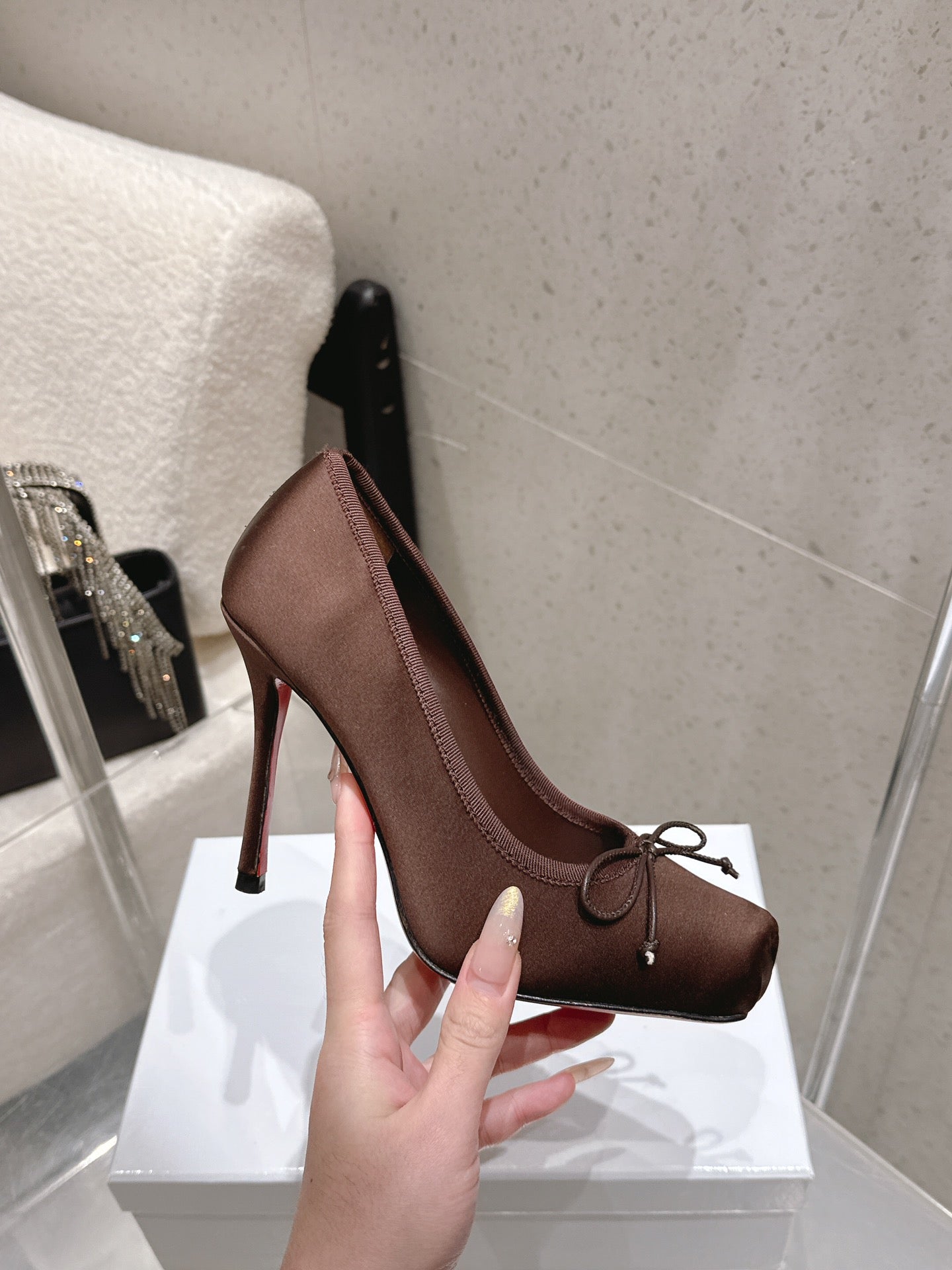 CL Cassia Nodo Pumps 10.5 Brown Satin 610826
