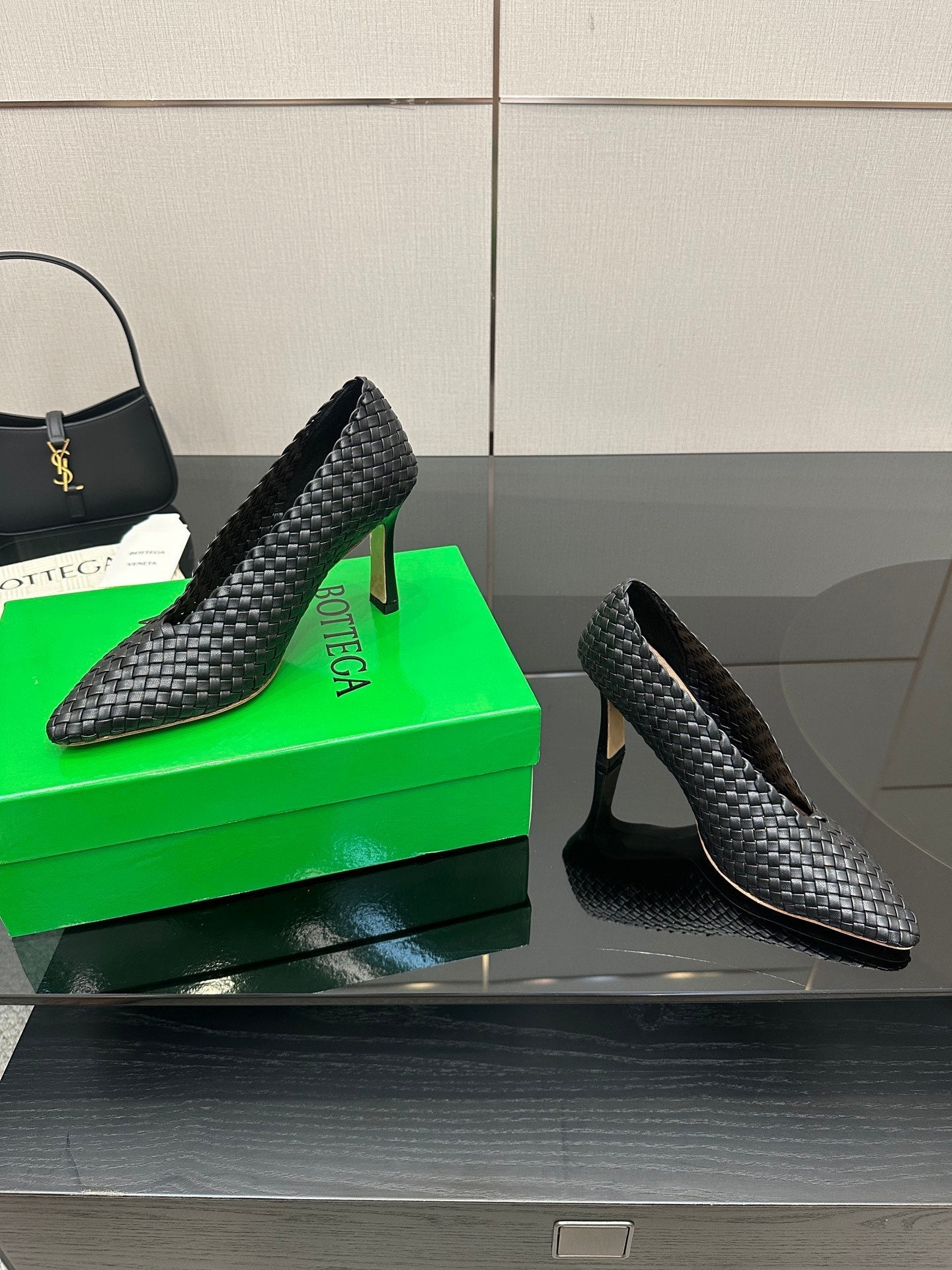BV Sofia Pump 90mm Black Intreccio leather 427651
