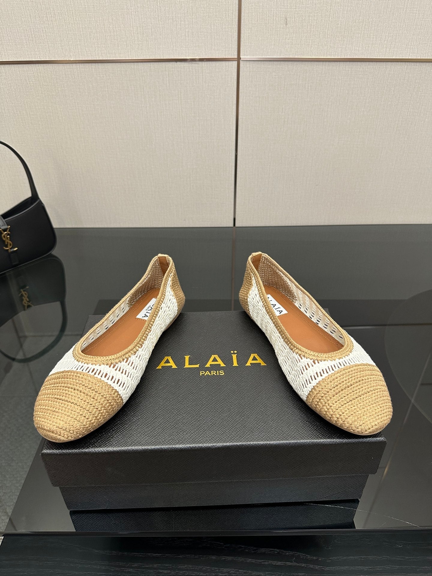 Alaia 2025 Ballet Flat Beige White Raffia 433755