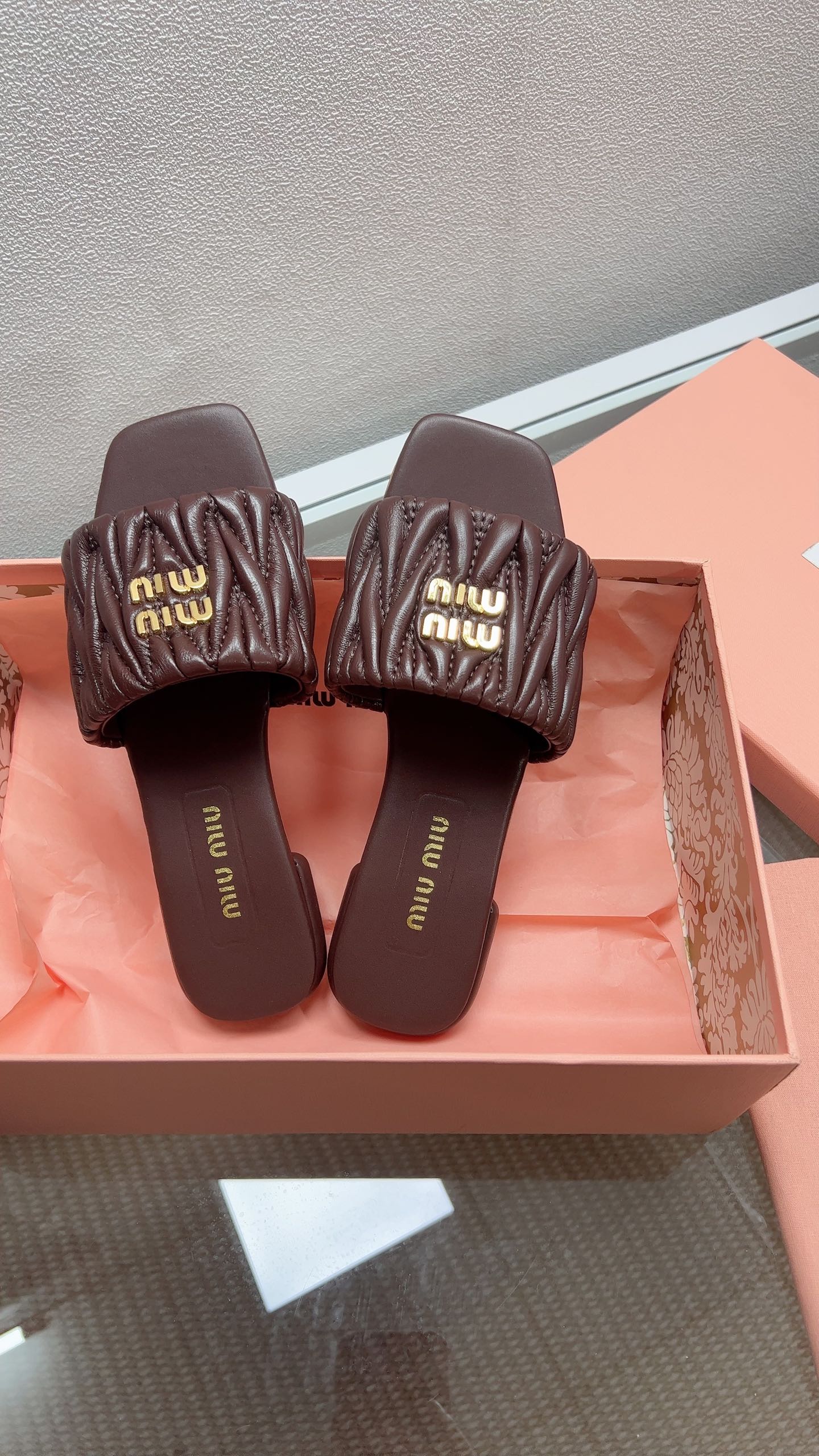 Miu Matelassé Slides Coffee Leather 739549