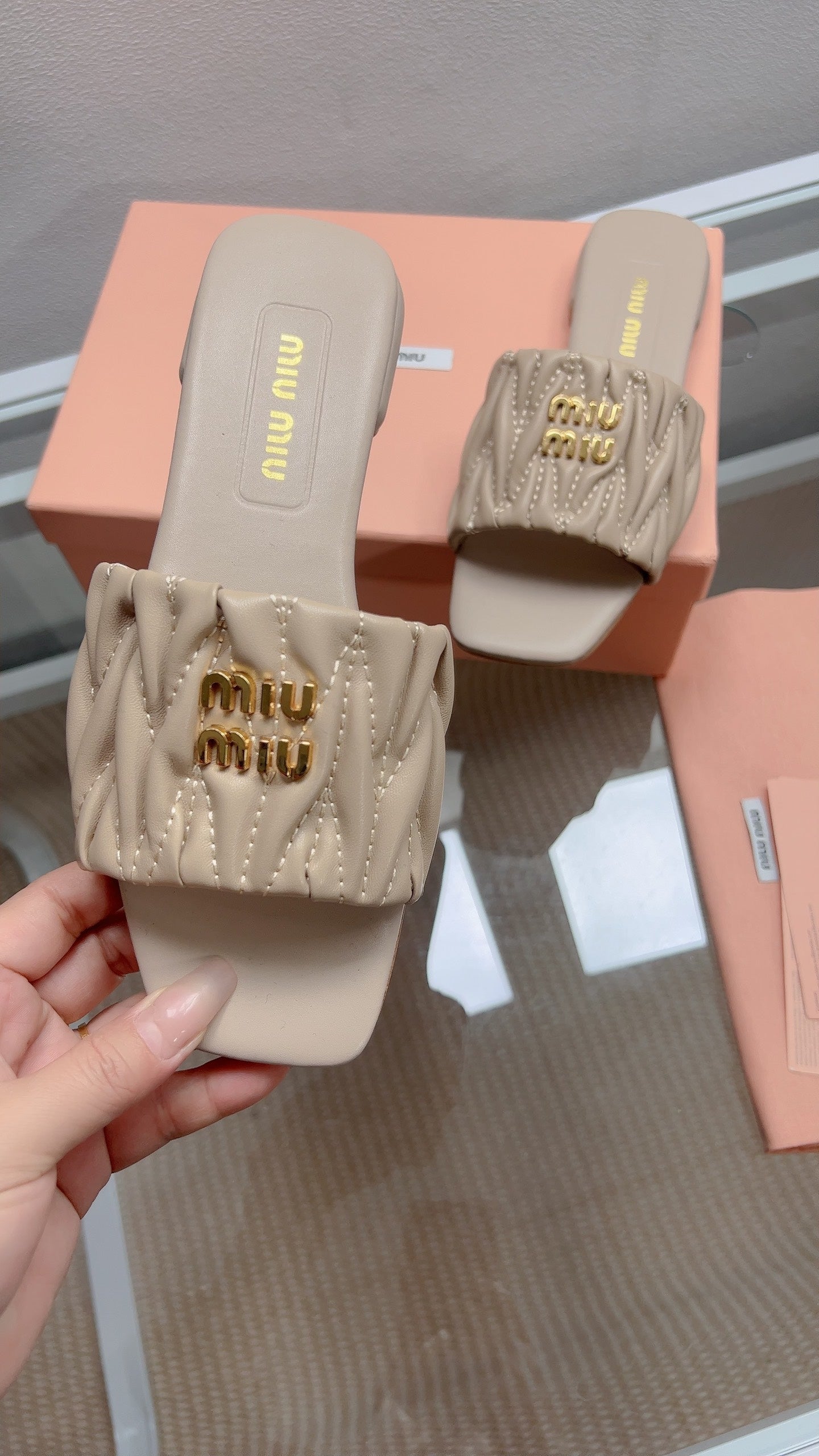 Miu Matelassé Slides Taupe Leather 739551
