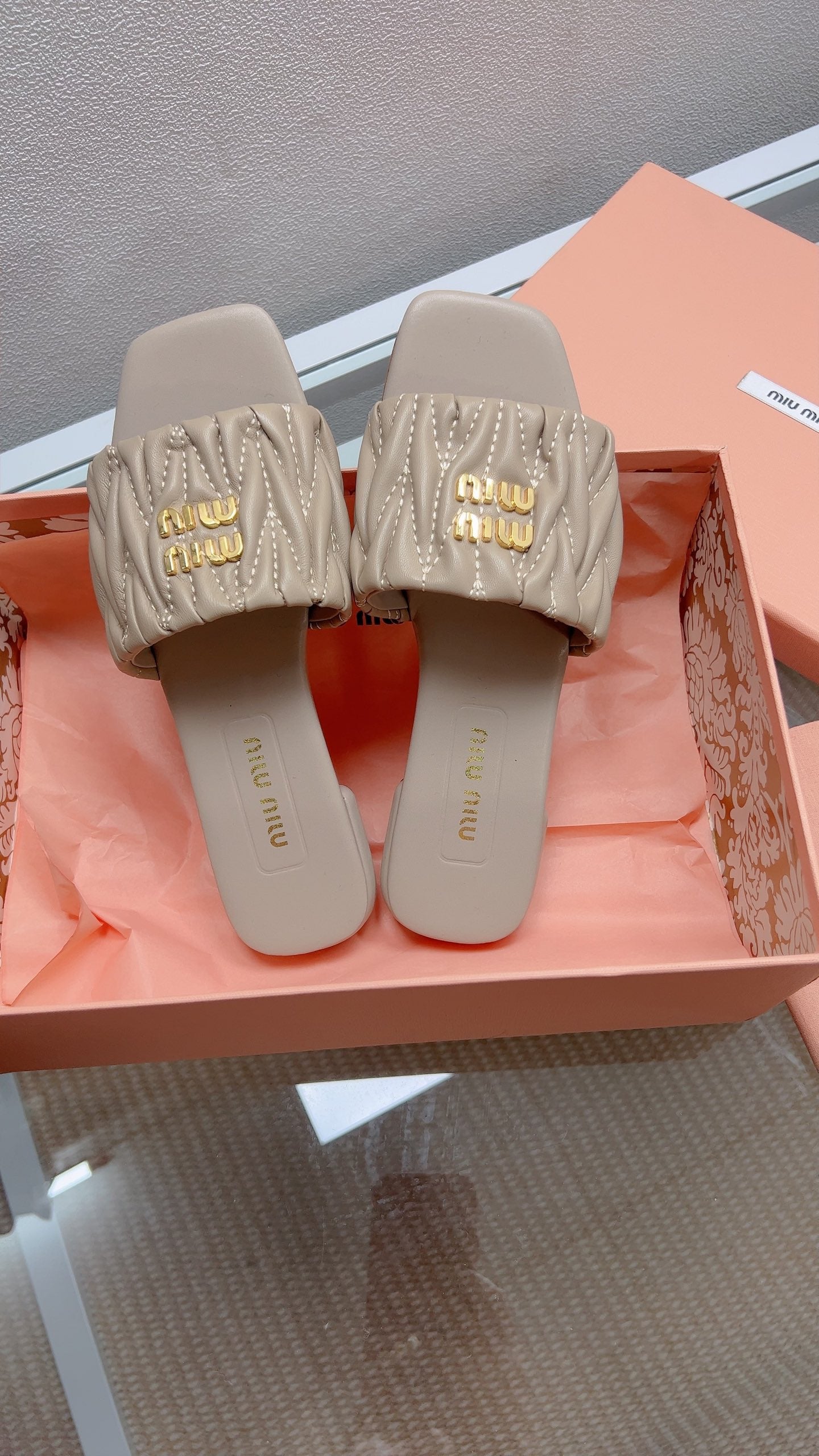 Miu Matelassé Slides Taupe Leather 739551