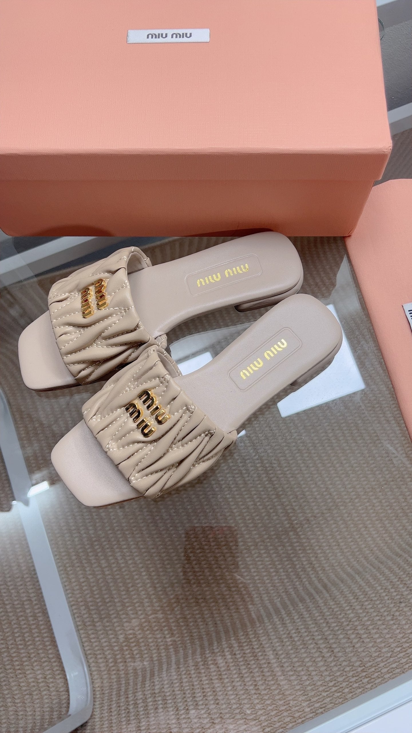 Miu Matelassé Slides Taupe Leather 739551