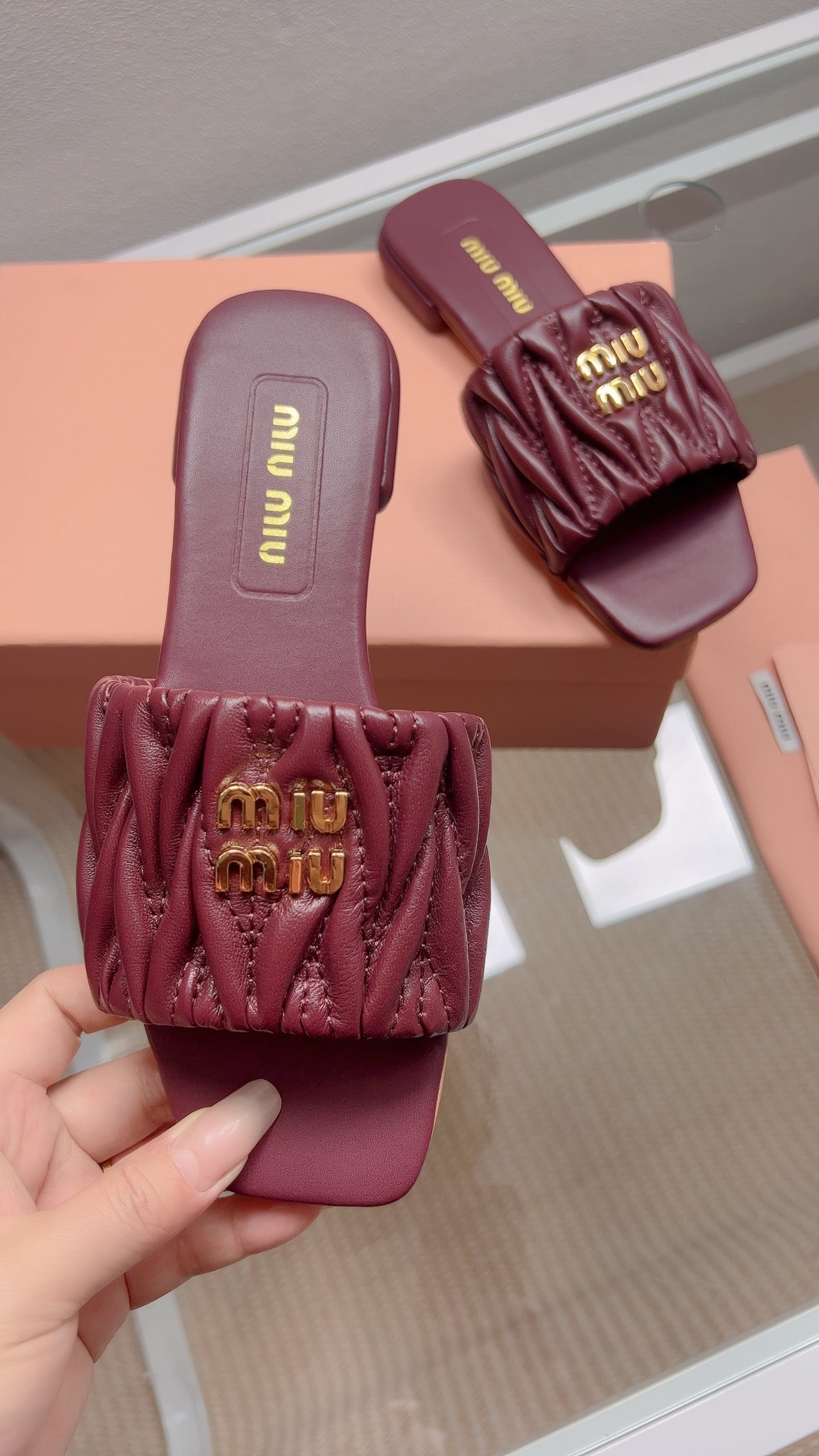 Miu Matelassé Slides Burgundy Leather 739552