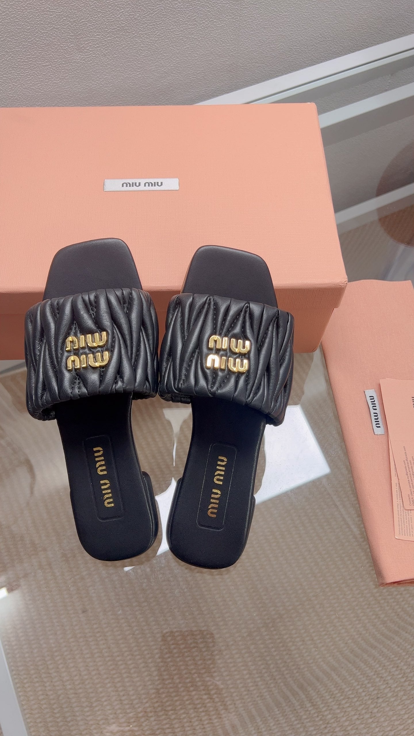 Miu Matelassé Slides Black Leather 739554